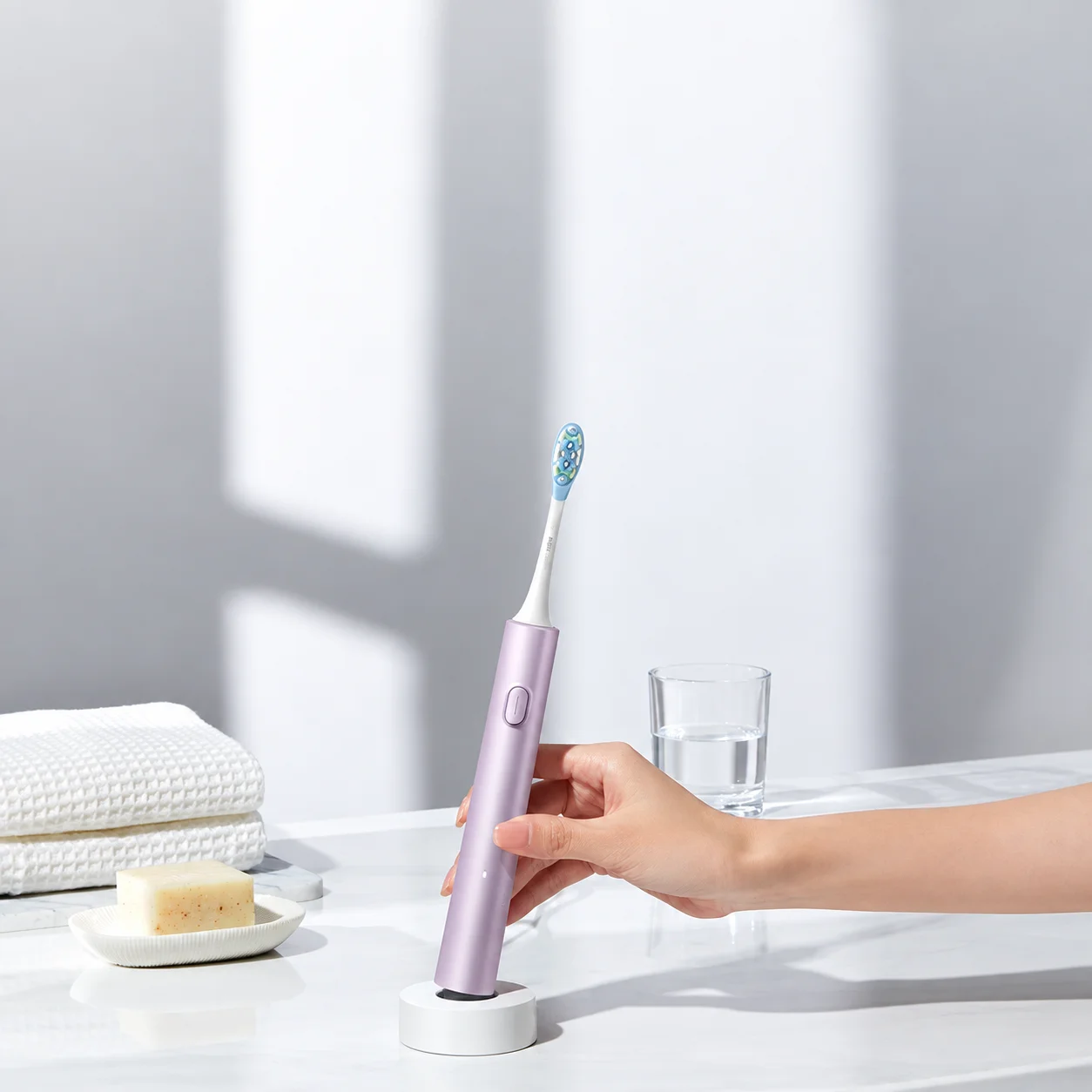 Escova de dentes da Xiaomi promete massagear a gengiva e tem bateria de 150 dias