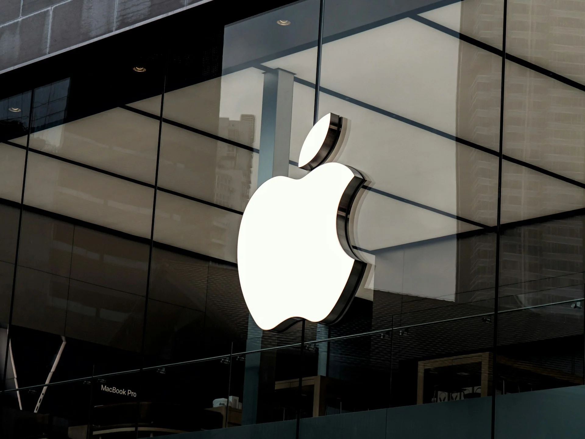 Brecha no iCloud do iPhone vaza IP real de usuários mesmo com proteção ativa