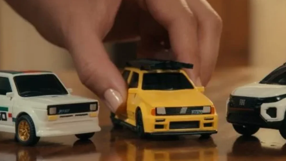 Uno com escada no teto vira miniatura oficial da Fiat no Brasil