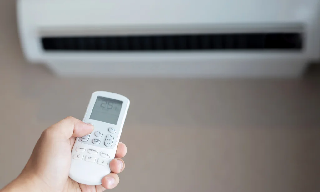 Ar-condicionado no 17ºC gasta mais luz que no 23ºC? Veja o que diz especialista