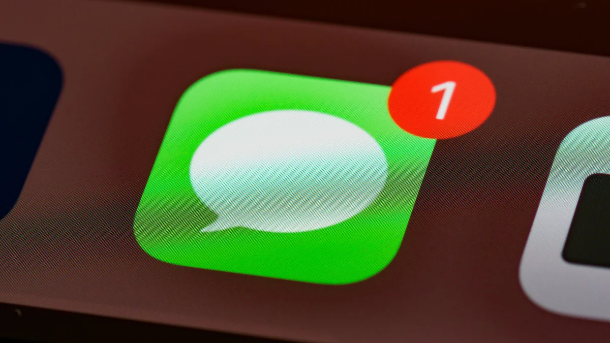 Recurso "escondido" no iPhone traduz mensagens de texto em tempo real