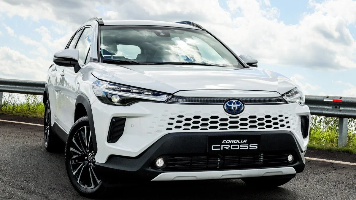 Picape do Corolla ganha nome e data para chegar ao Brasil