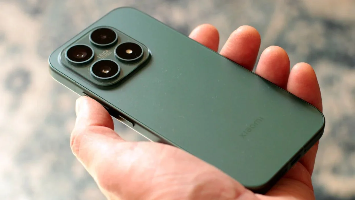 Xiaomi 18 deve abandonar simetria com novo visual ousado nas câmeras traseiras