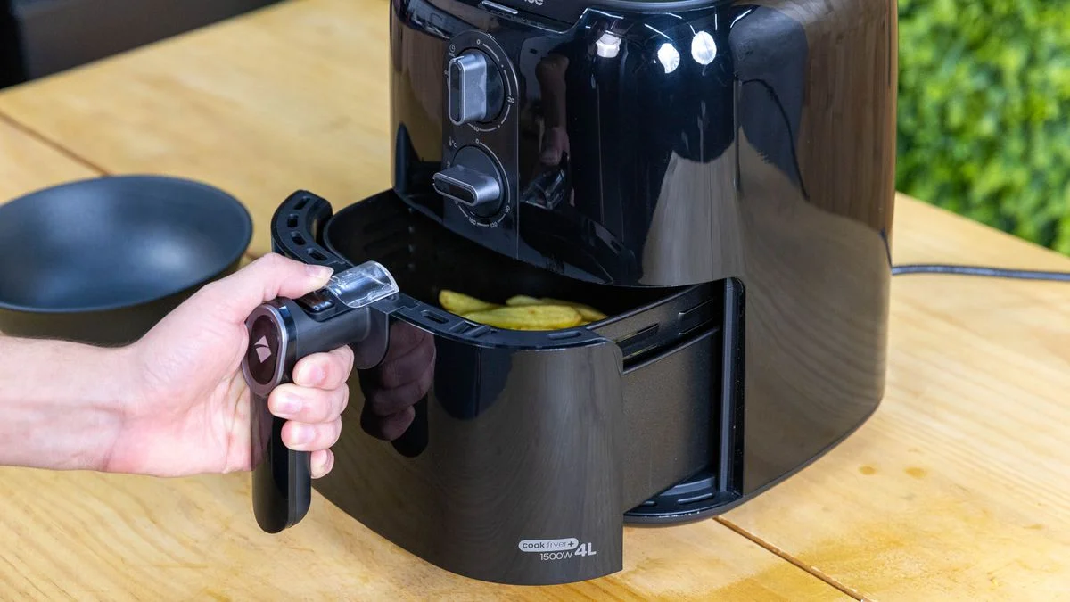 Antiaderente da Airfryer descascou: faz mal para a saúde ou dá para usar?