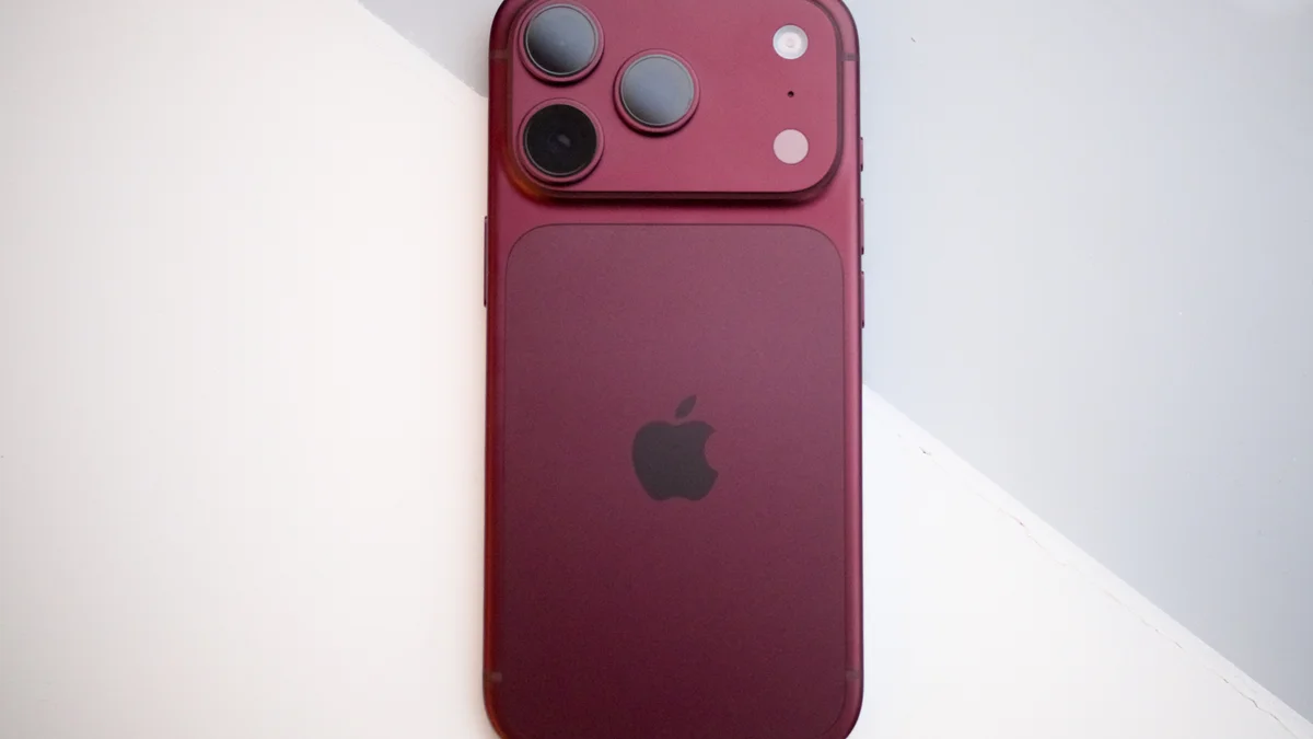 Bateria do novo iPhone dura bem mais que de Galaxy; assista ao teste