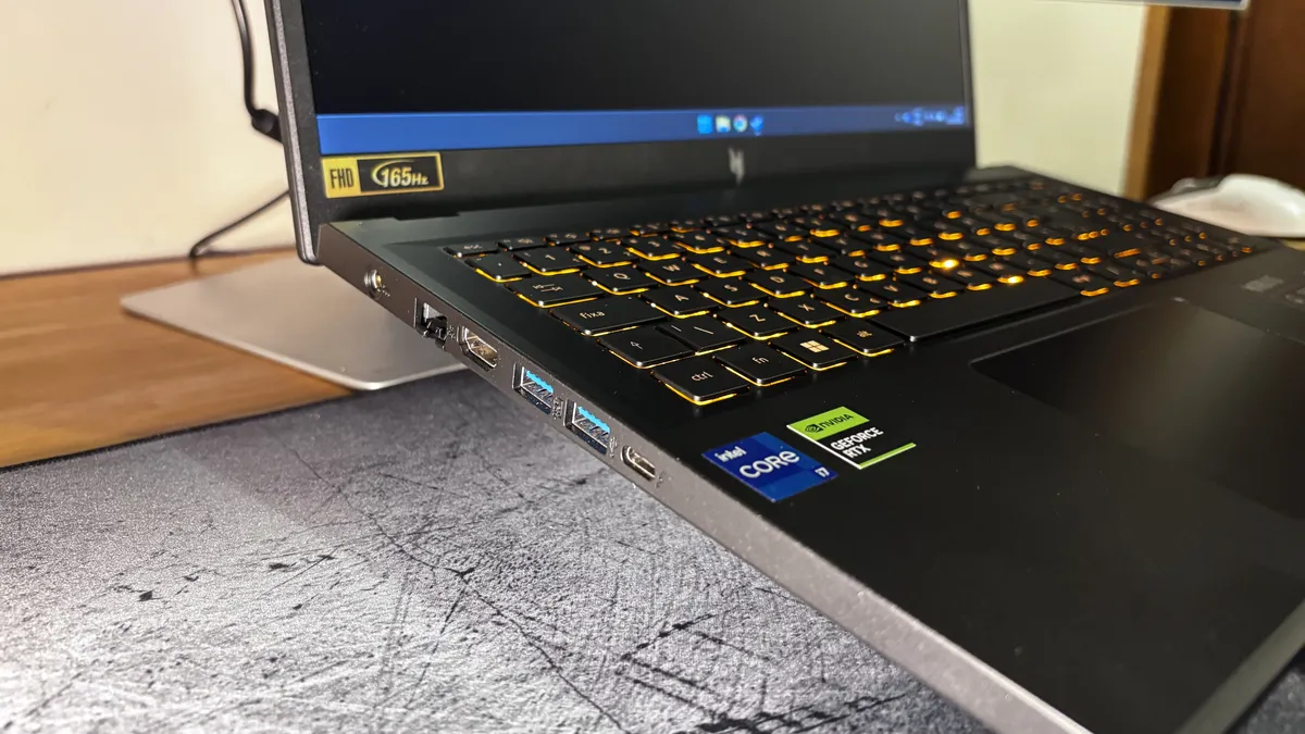 Acer-Nitro-V15 (18)
