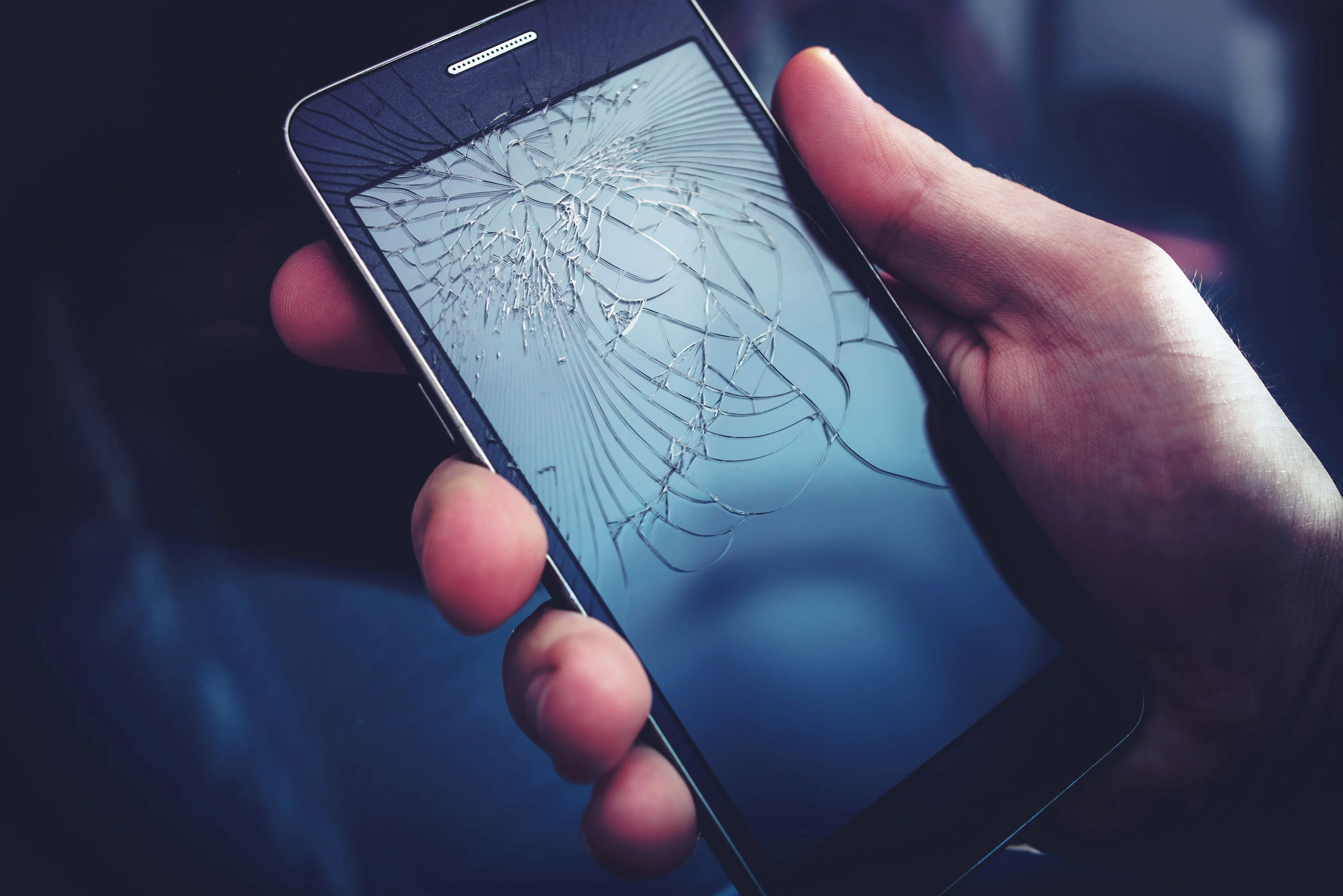 Só 4% dos celulares no Brasil têm seguro; tela quebrada lidera acionamentos