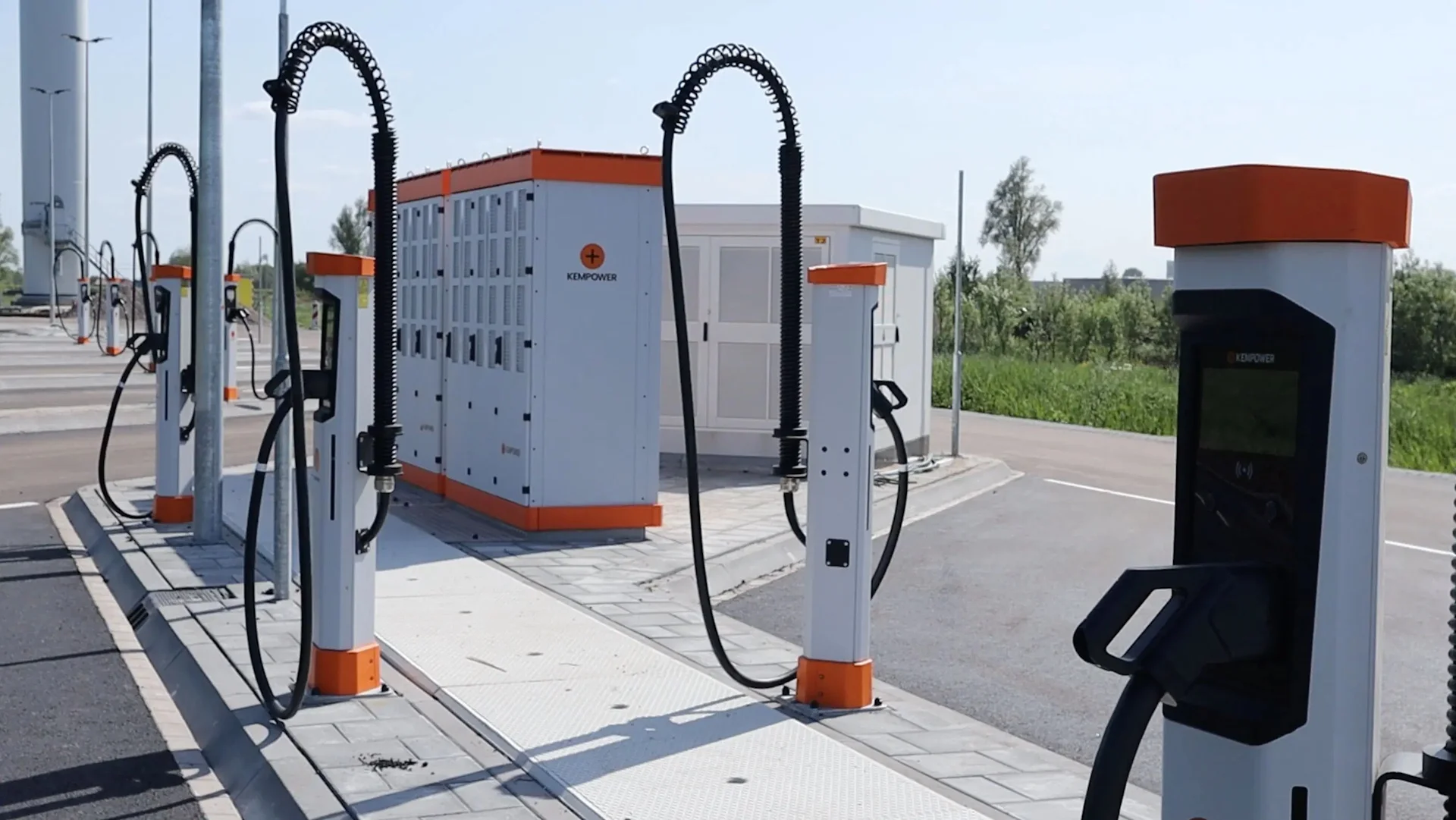 Furto de cabos em carregadores de carros elétricos explode no Brasil