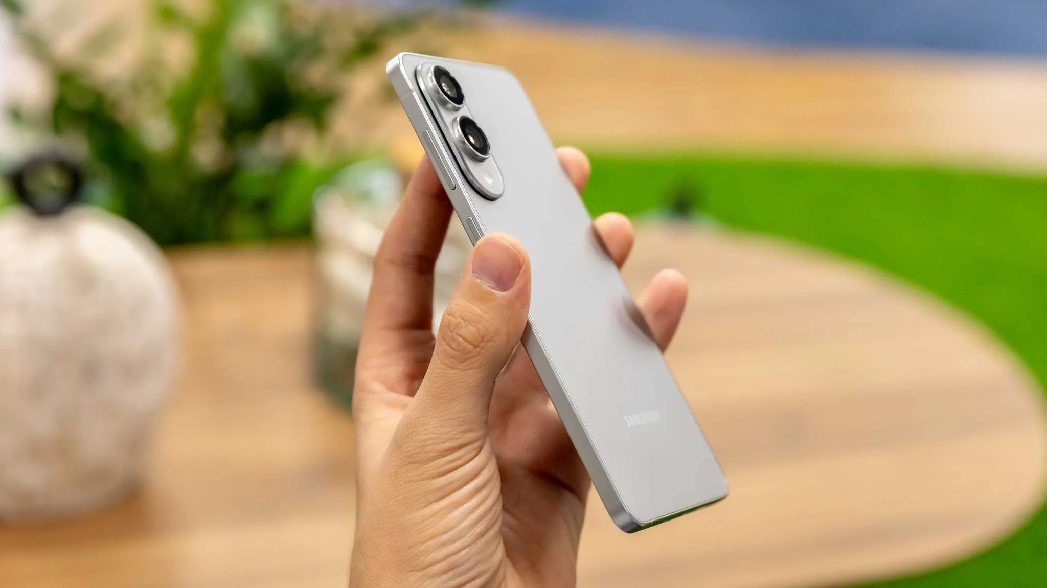 Queima do Magalu: top Samsung ultra-fino de 512 GB despenca de preço