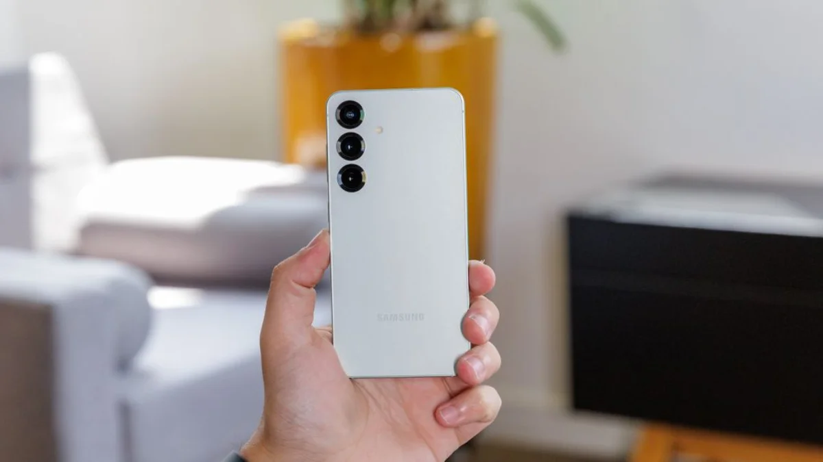 Quanto vale a pena pagar no Galaxy S25 entre julho e agosto de 2026?