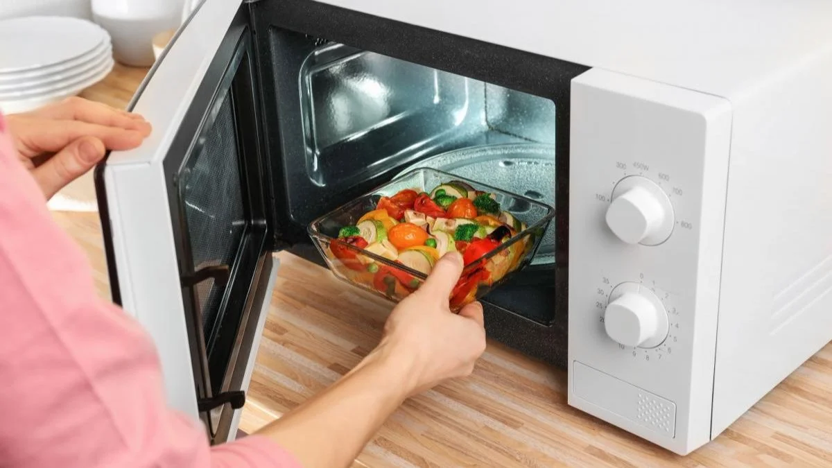 Micro-ondas enferrujado por dentro: tem conserto ou é perigoso?