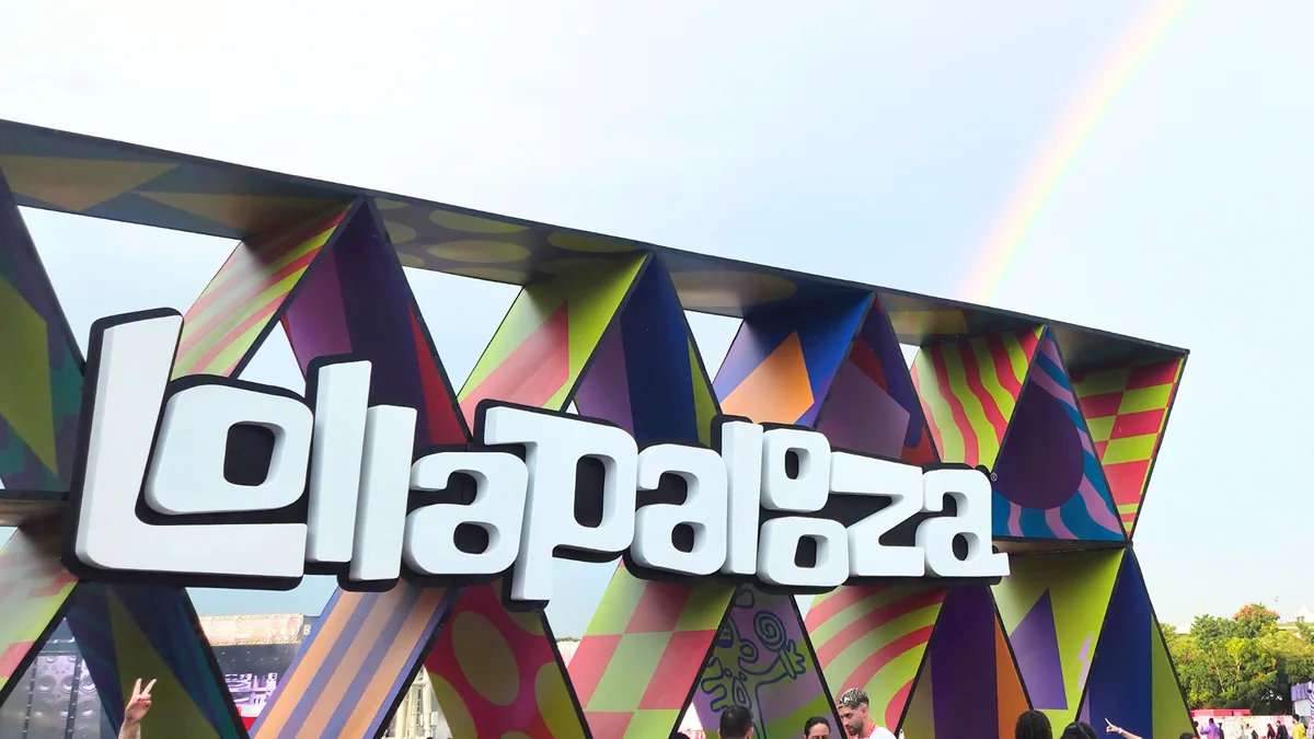 Lollapalooza 2027 tem Travis Scott, Charli XCX e The Killers