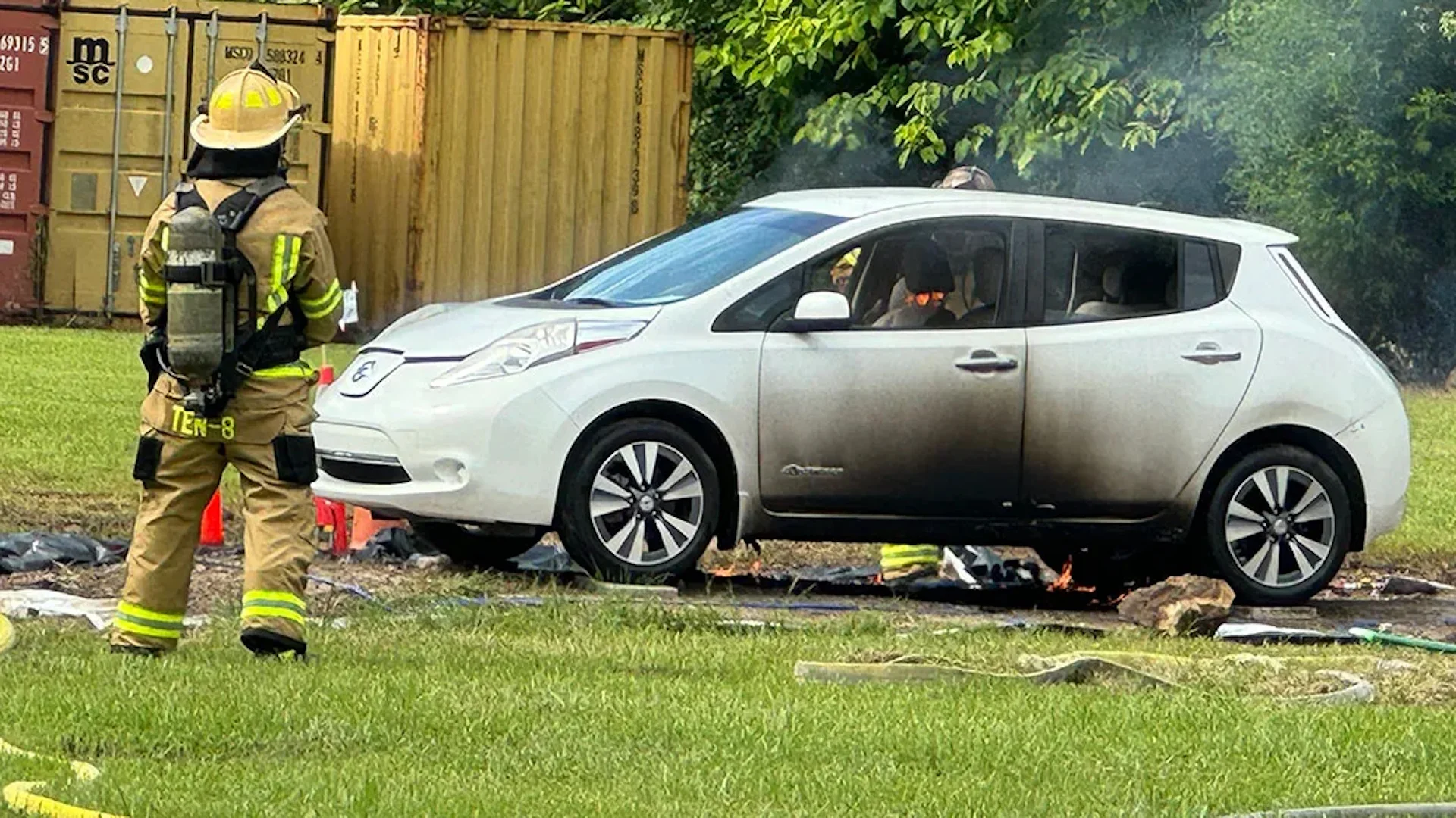 inc&ecirc;ndio carro el&eacute;trico