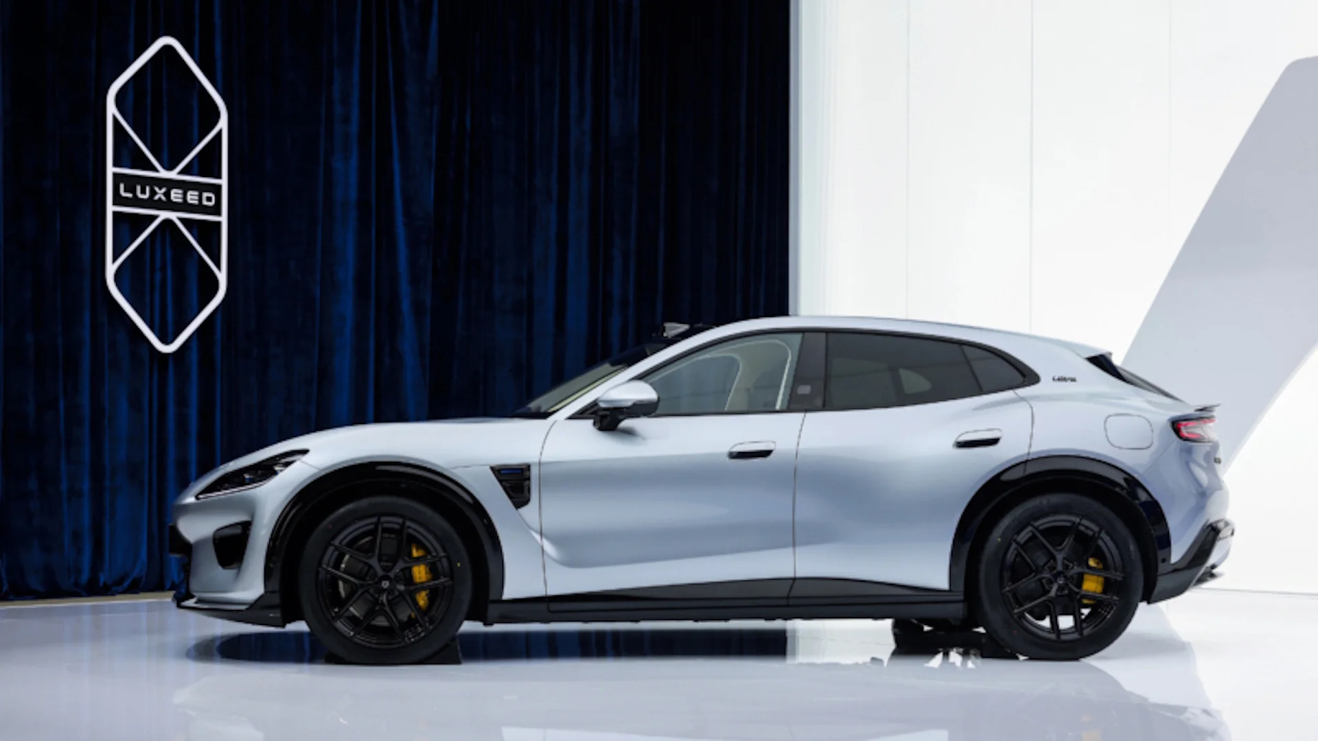 Chery e Huawei se juntam para criar "cópia" da Ferrari Purosangue