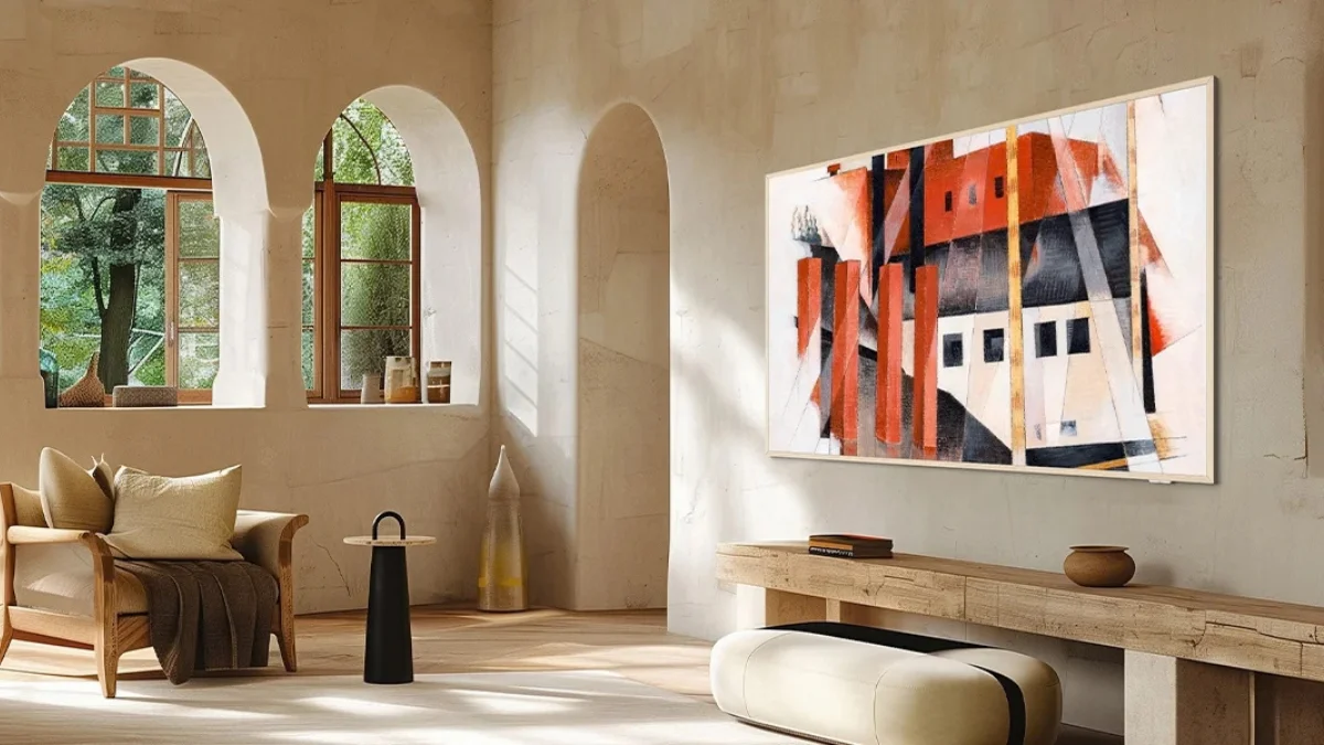 TCL desafia Samsung com TV que parece quadro e fica quase colada na parede