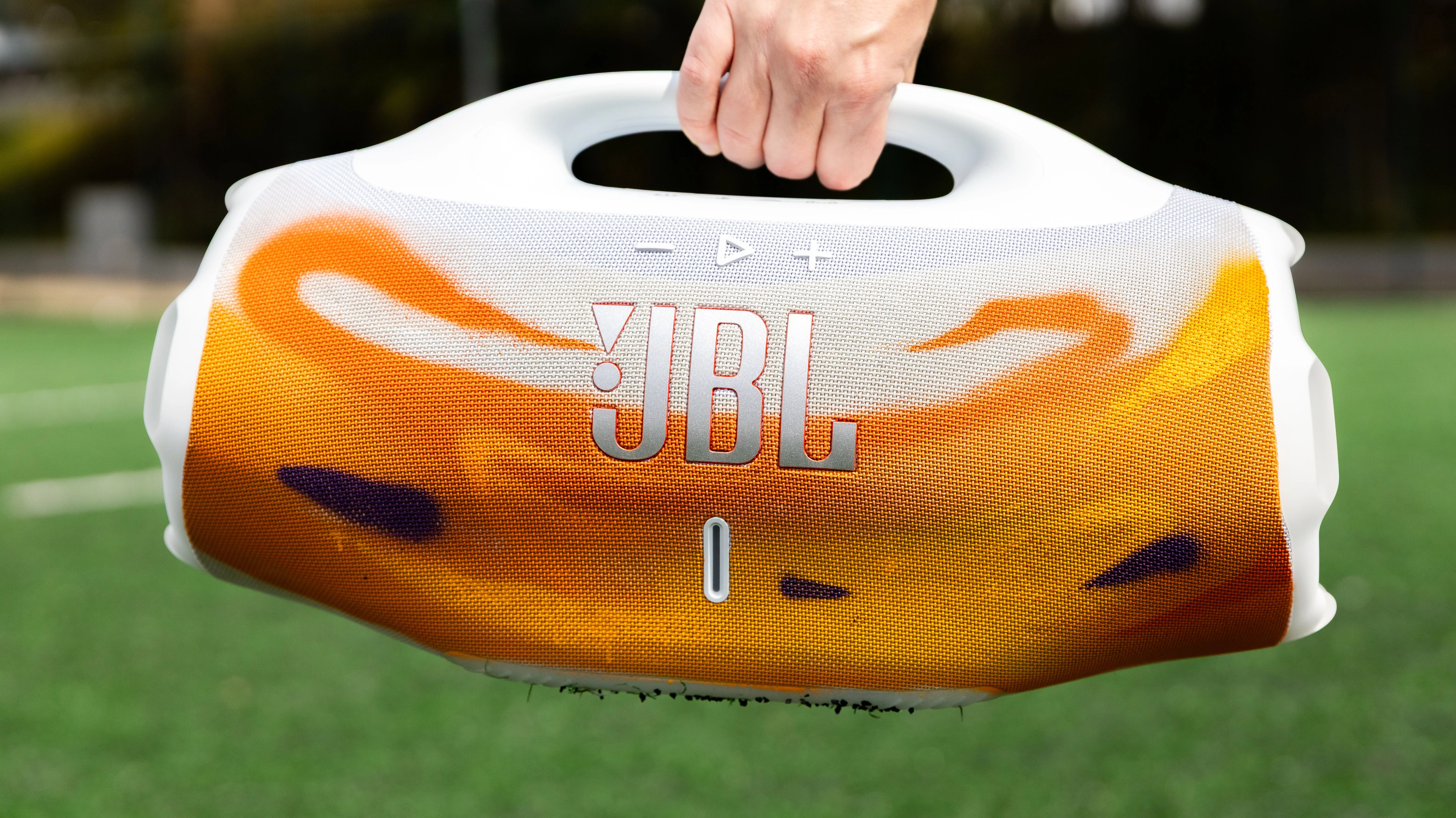 Amazon faz queima de Boombox 4: JBL grandona entra oferta rara