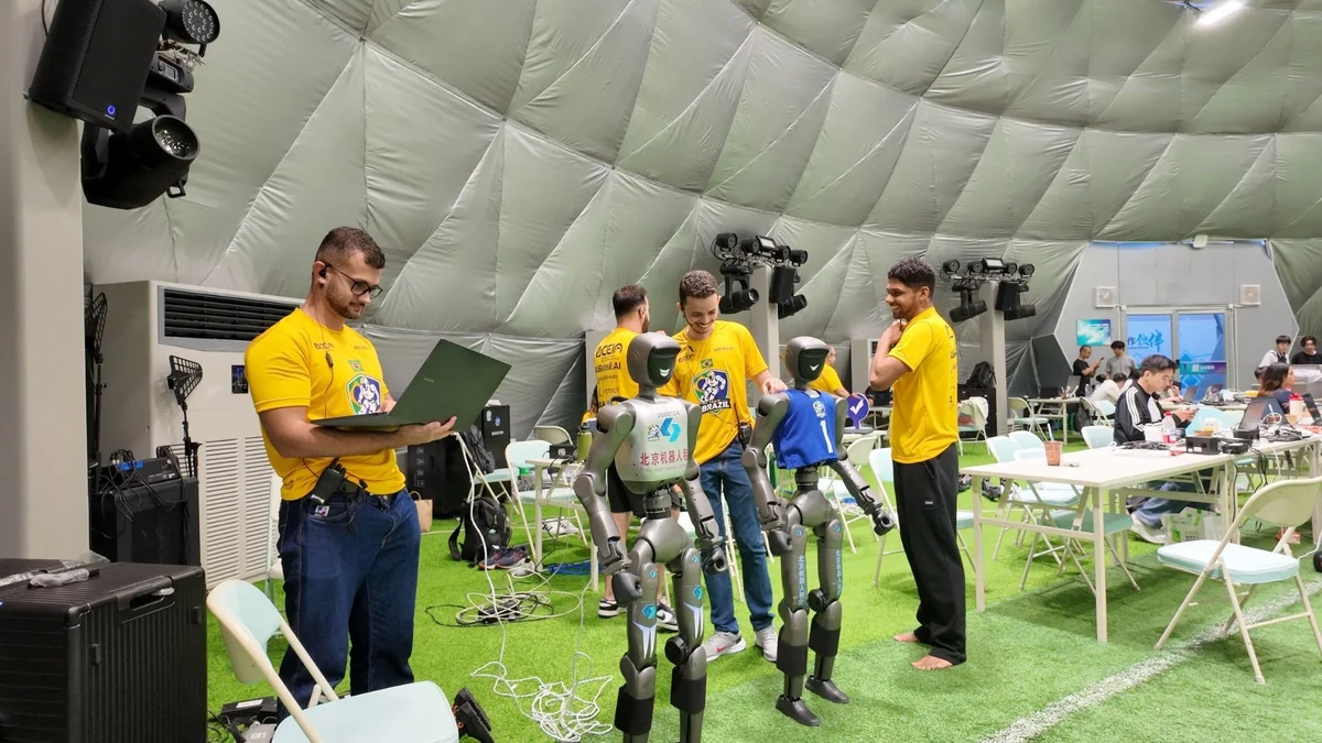 Seleção brasileira estreia na Olimpíada de Robôs Humanoides da China