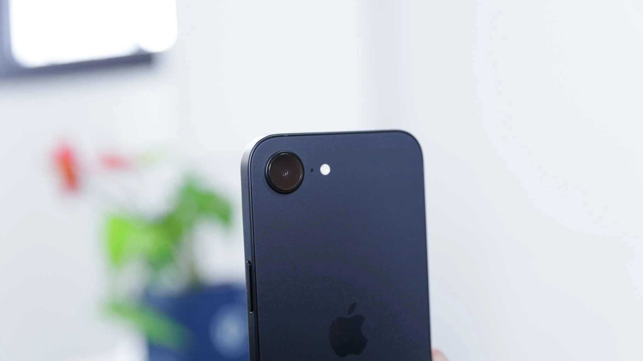 iPhone 16E C&acirc;mera