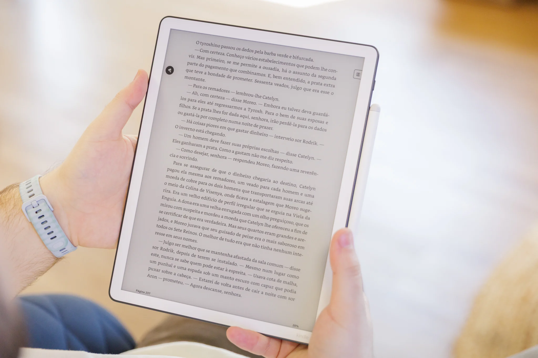 Kindle Scribe 3 me fez voltar a escrever à mão, mas não aposentou meu Kindle Paperwhite