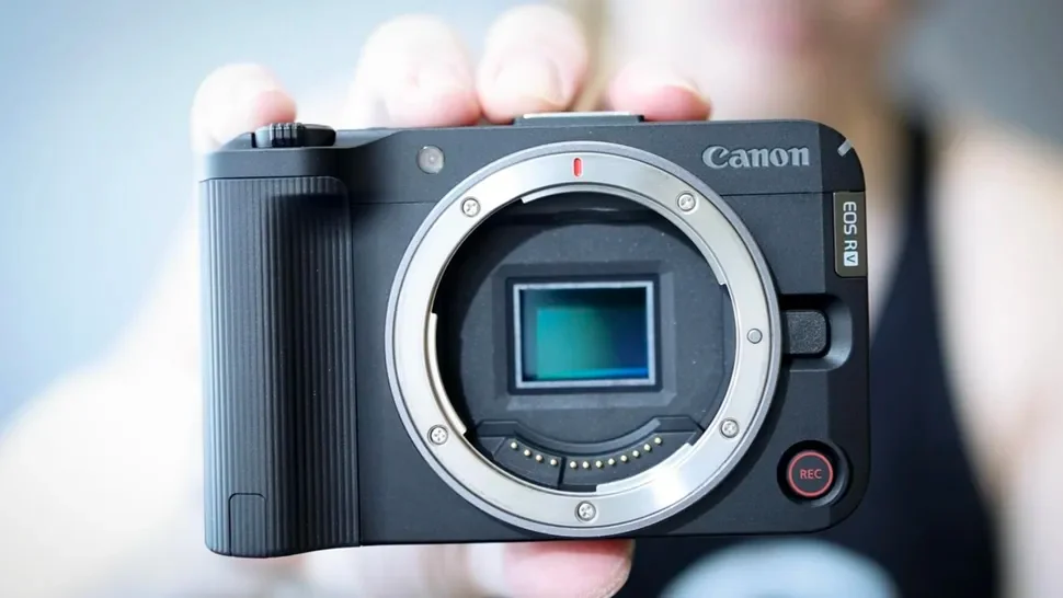 Crise causada pela IA vai deixar câmeras mais caras, diz Canon