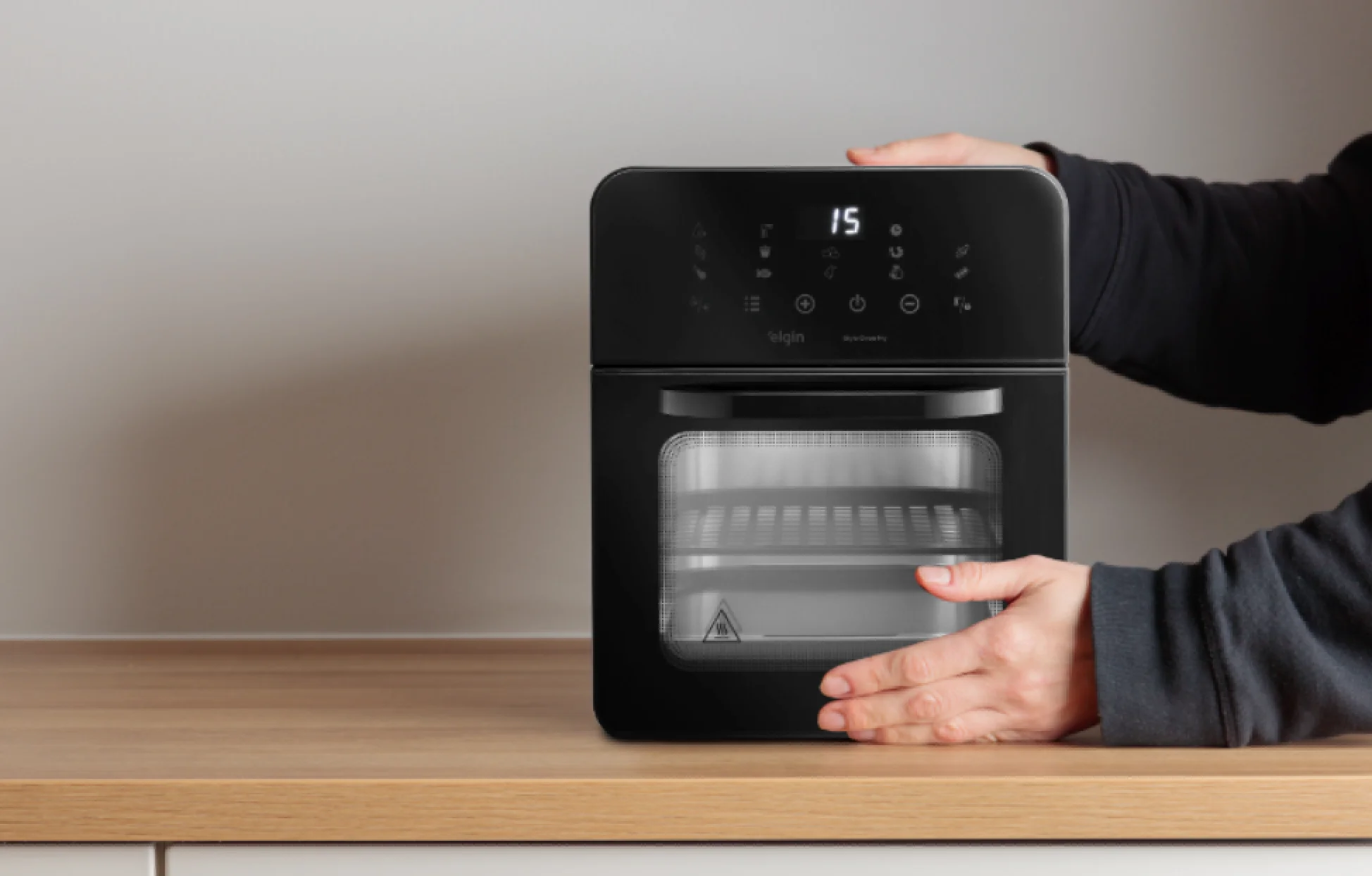Contexto: Air fryer 3 em 1 de 10 L fica muito mais barata em oferta parcelada; design incr