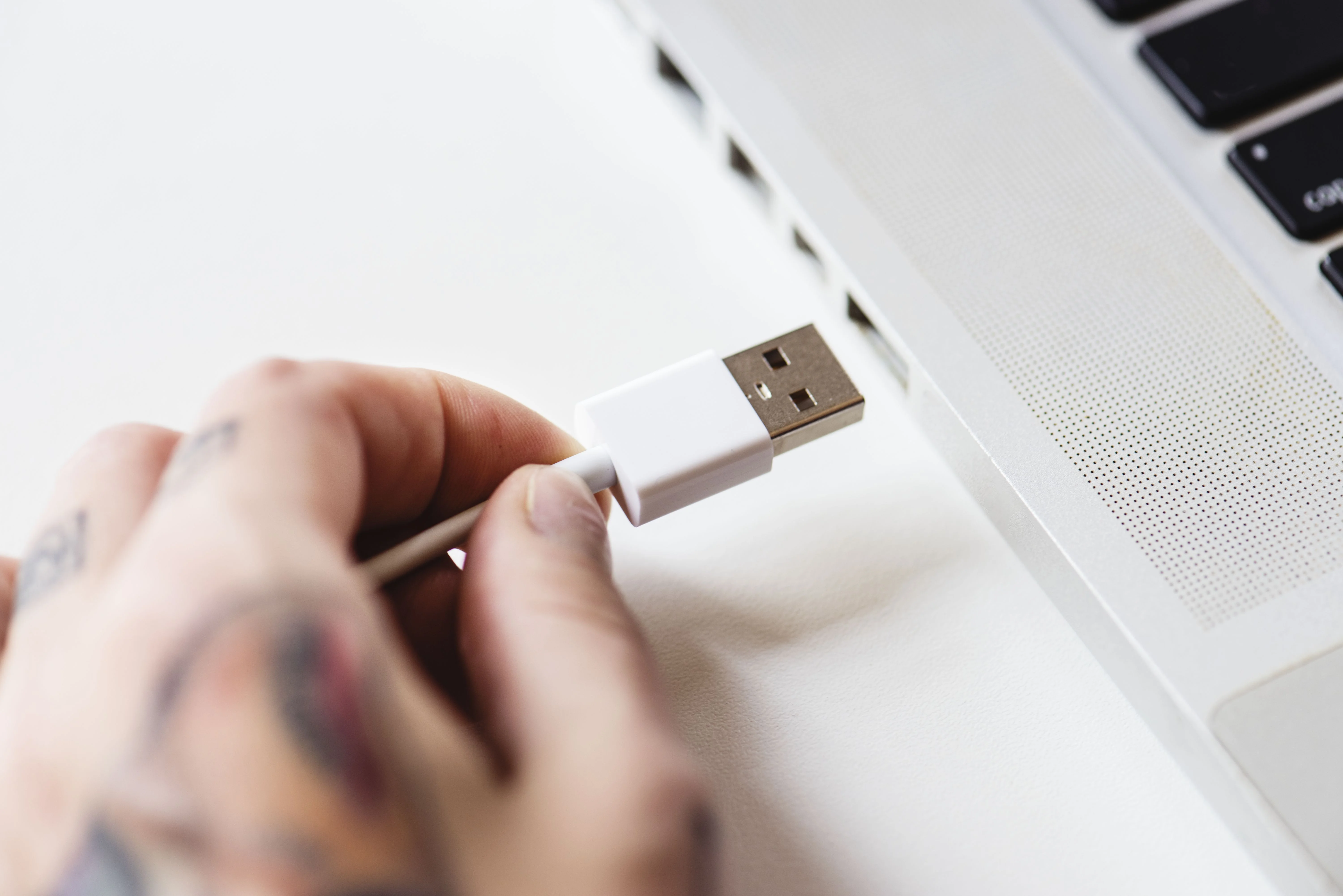 Cabo USB-C de R$ 20 vs. de R$ 200: o que muda de verdade?