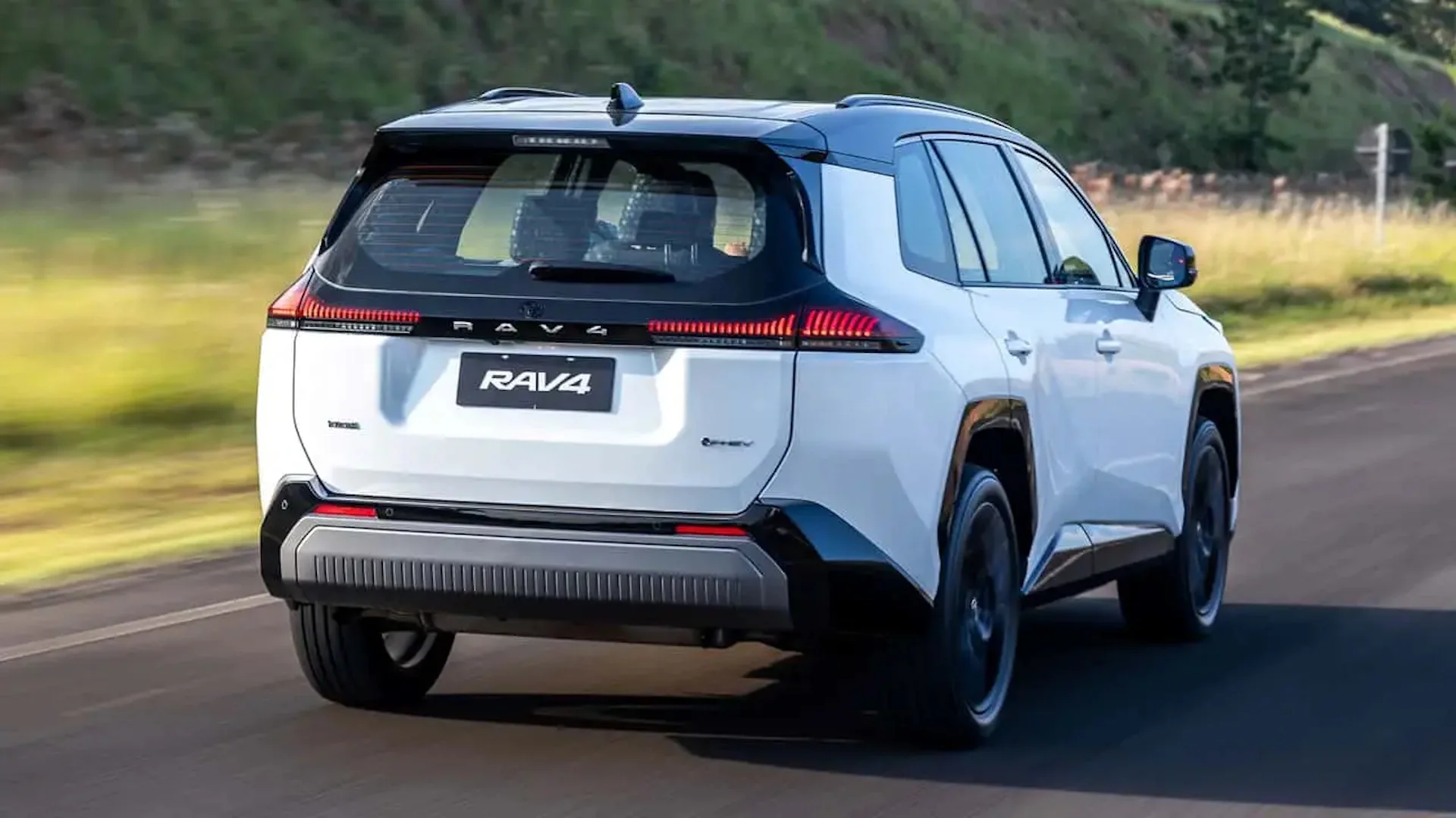 Toyota RAV4 PHEV 2026