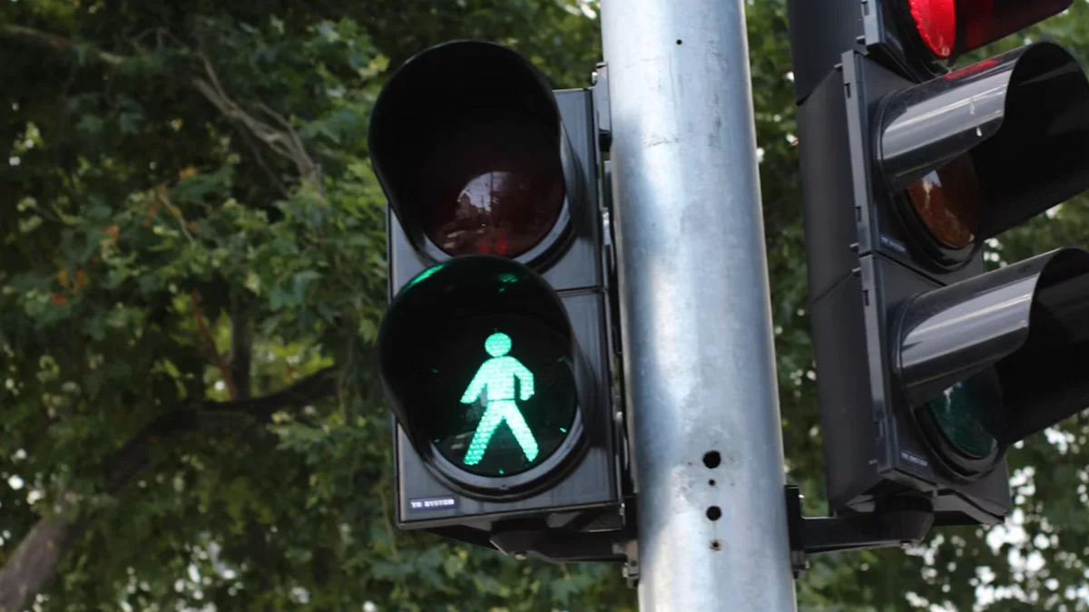 Semáforo da USP "sabe" se você já atravessou a rua e pode revolucionar trânsito