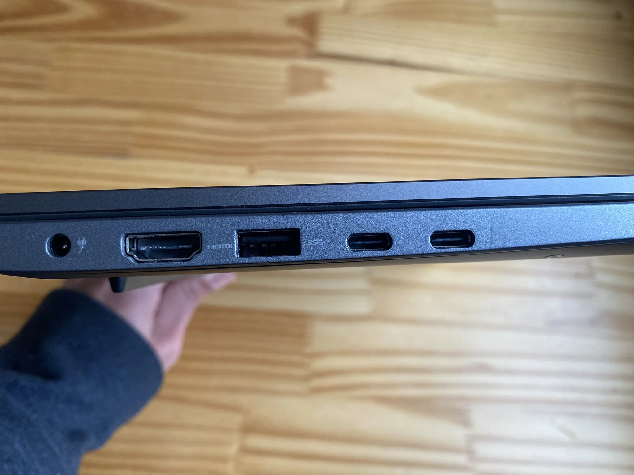 Por que algumas portas USB têm o símbolo de uma bateria ao lado?