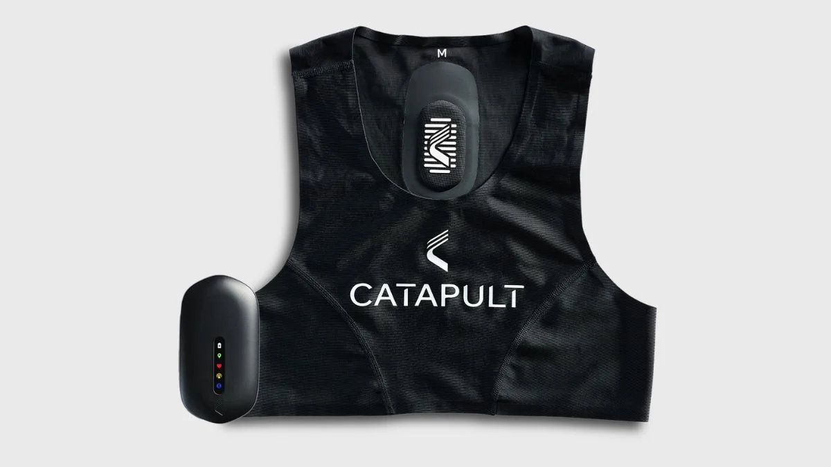 Por que jogadores de futebol usam um "sutiã tech" por baixo da camisa?