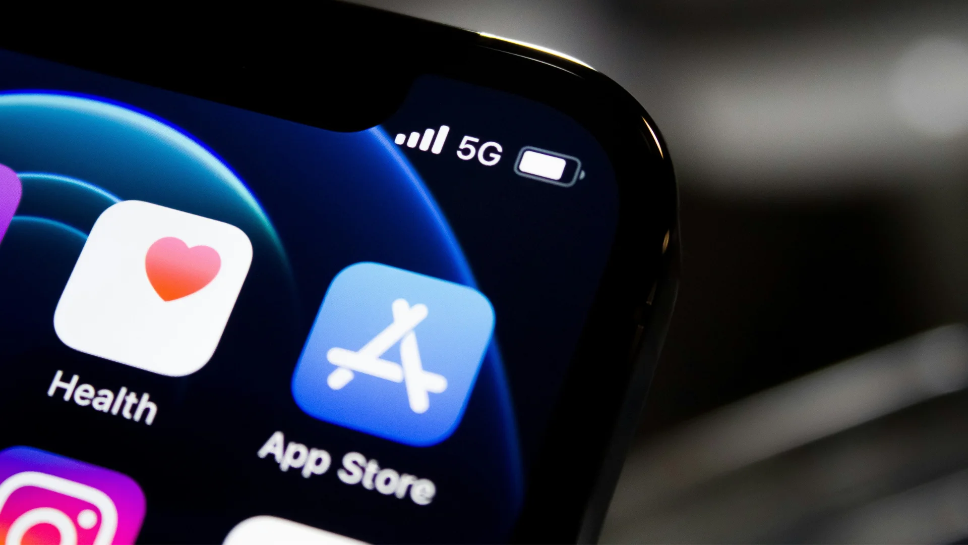 Telegram removido e restaurado pela Apple após ação contra material ilícito
