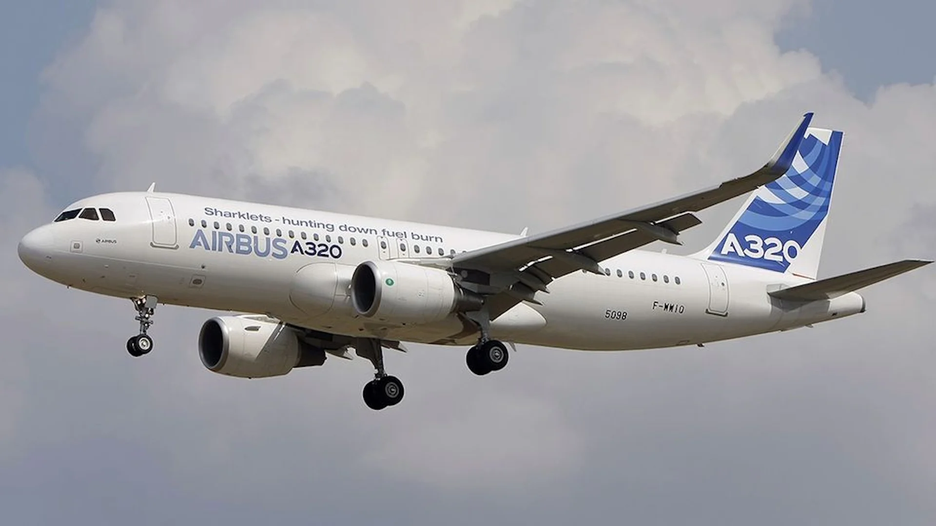Quanto custa abastecer um avião comercial? Fizemos as contas