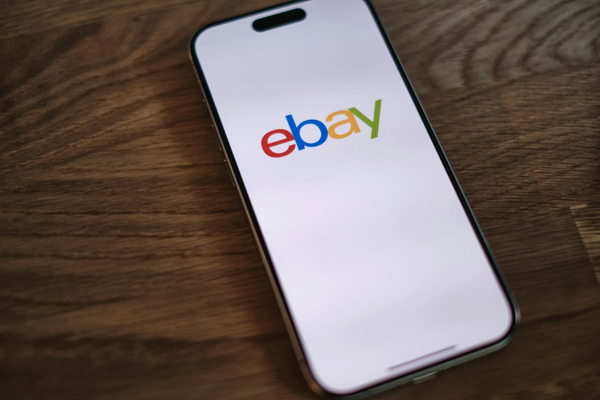Baratas vivas e ameaças: ataque do eBay a jornalistas acaba em acordo milionário