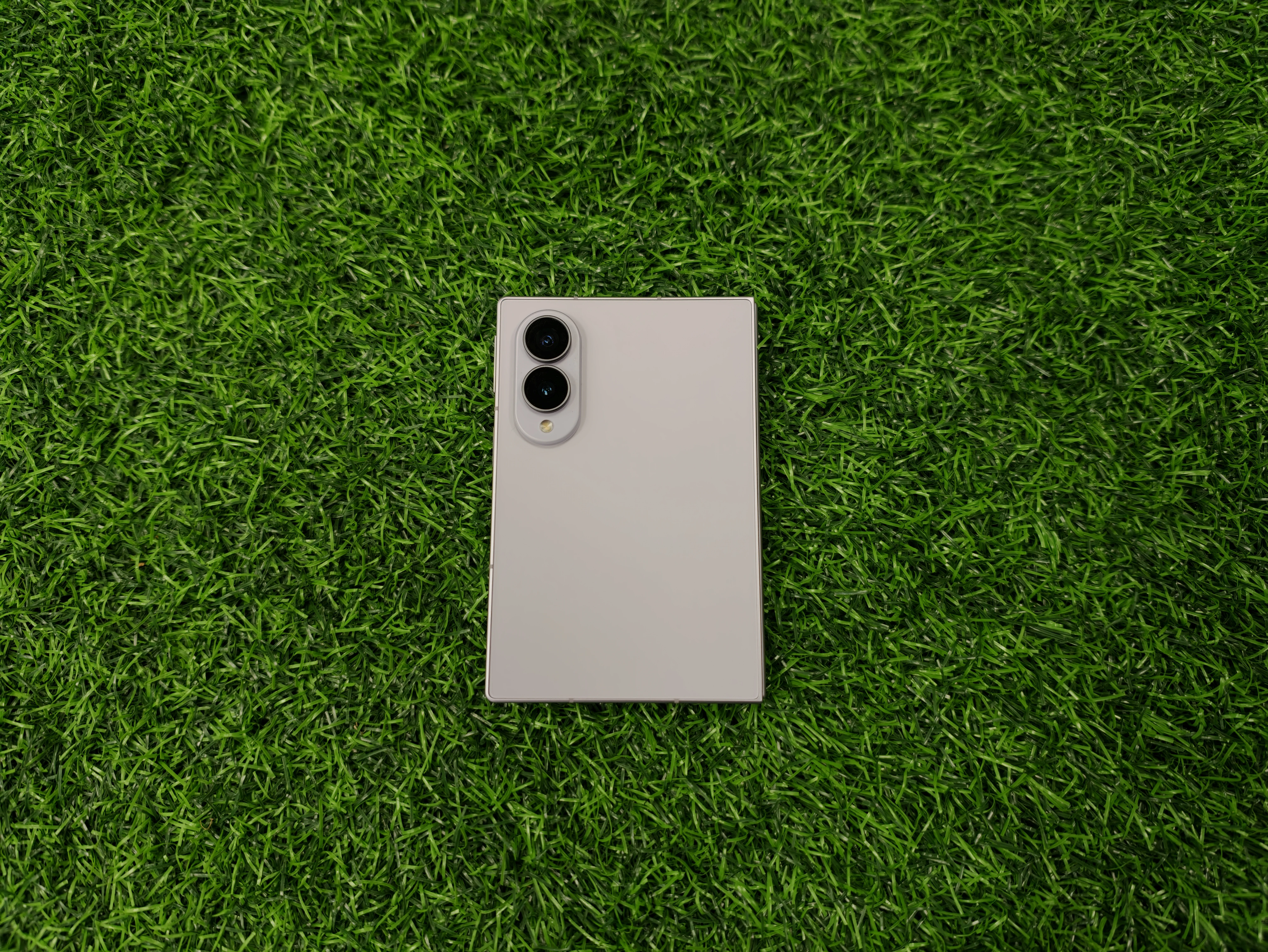 Testei o Galaxy Z Fold 8 e agora celulares normais parecem estranhos