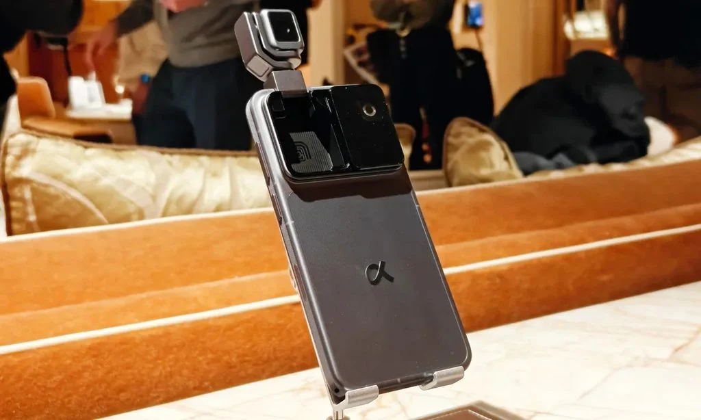 "Celular robô" ganha data de lançamento oficial: veja o que já sabemos