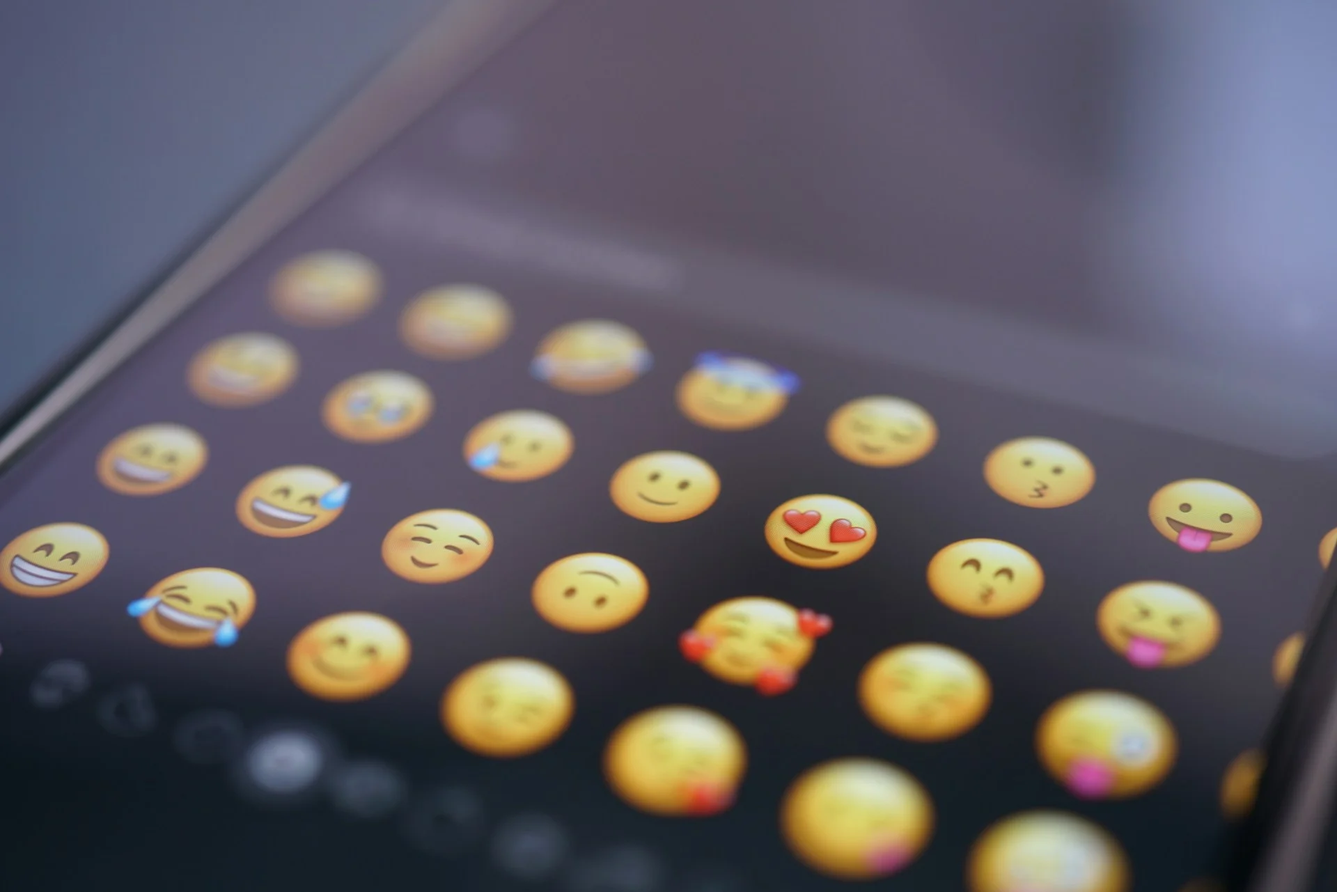 Emojis gigantes: Teclado do Android deixa usuário escolher tamanho das reações