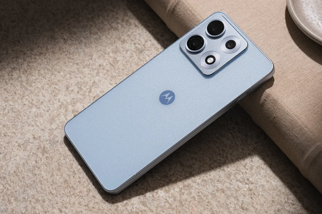Motorola lança "matador de top de linha": MagSafe, chip poderoso e preço baixo