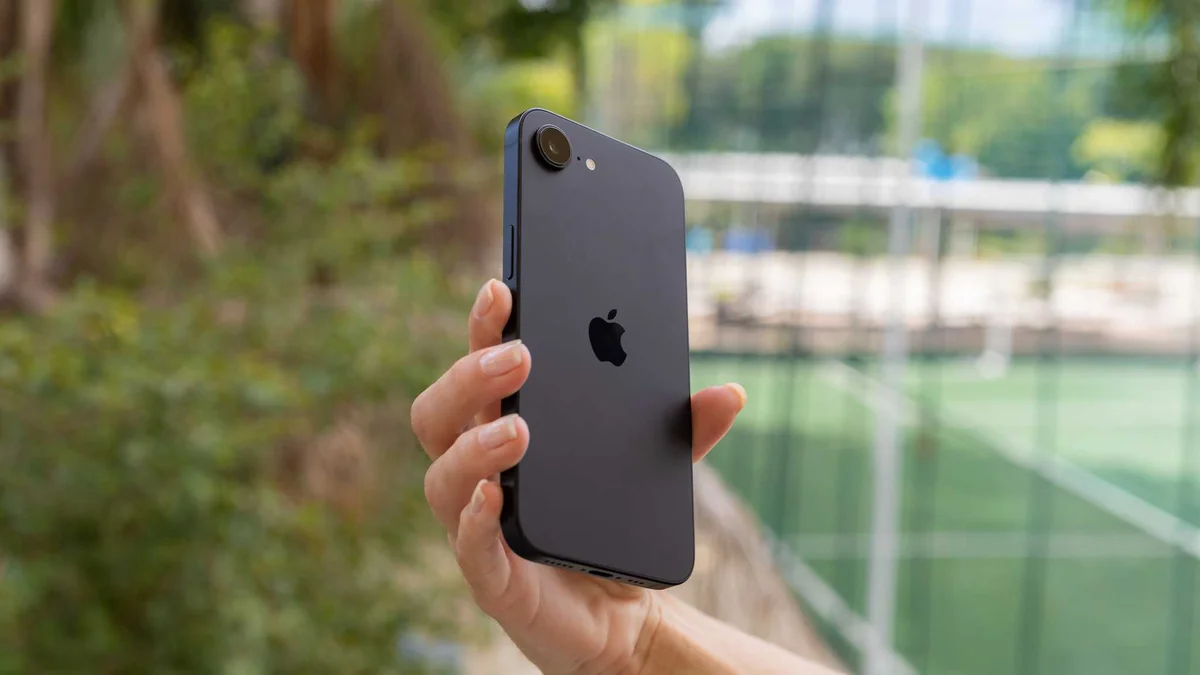 Região: iPhone 18e surge em vazamento com câmera de selfie de 24 MP