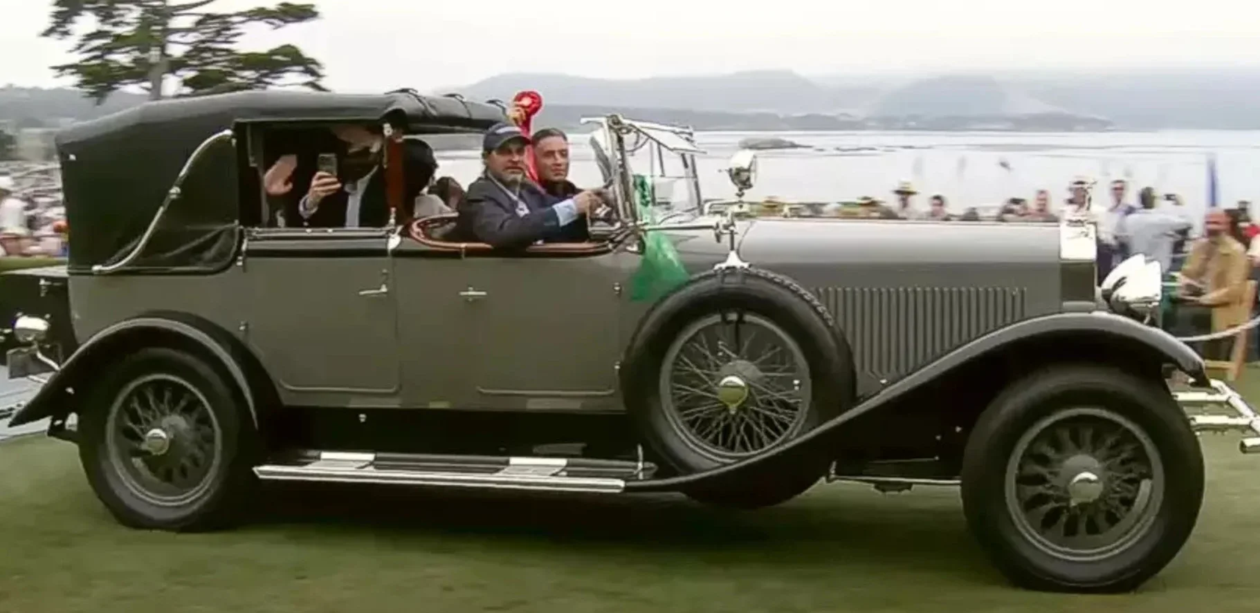 Carro centenário brasileiro é premiado nos Estados Unidos