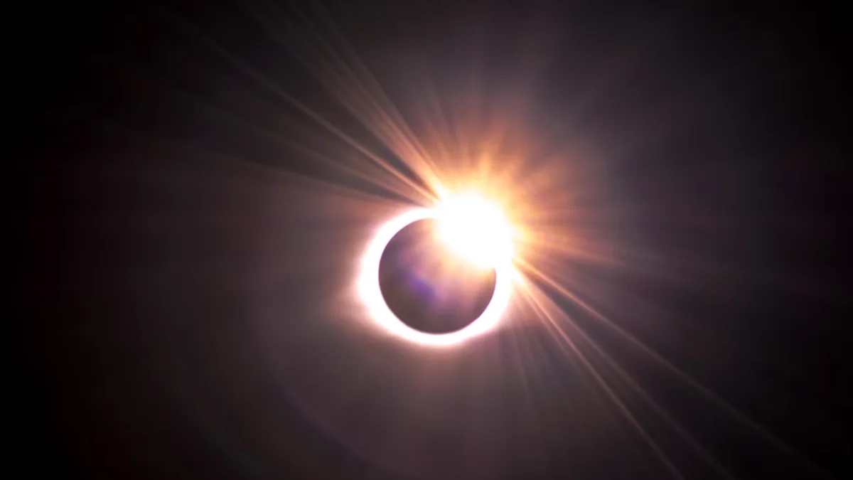 Eclipse solar histórico ganha transmissão ao vivo direto de avião