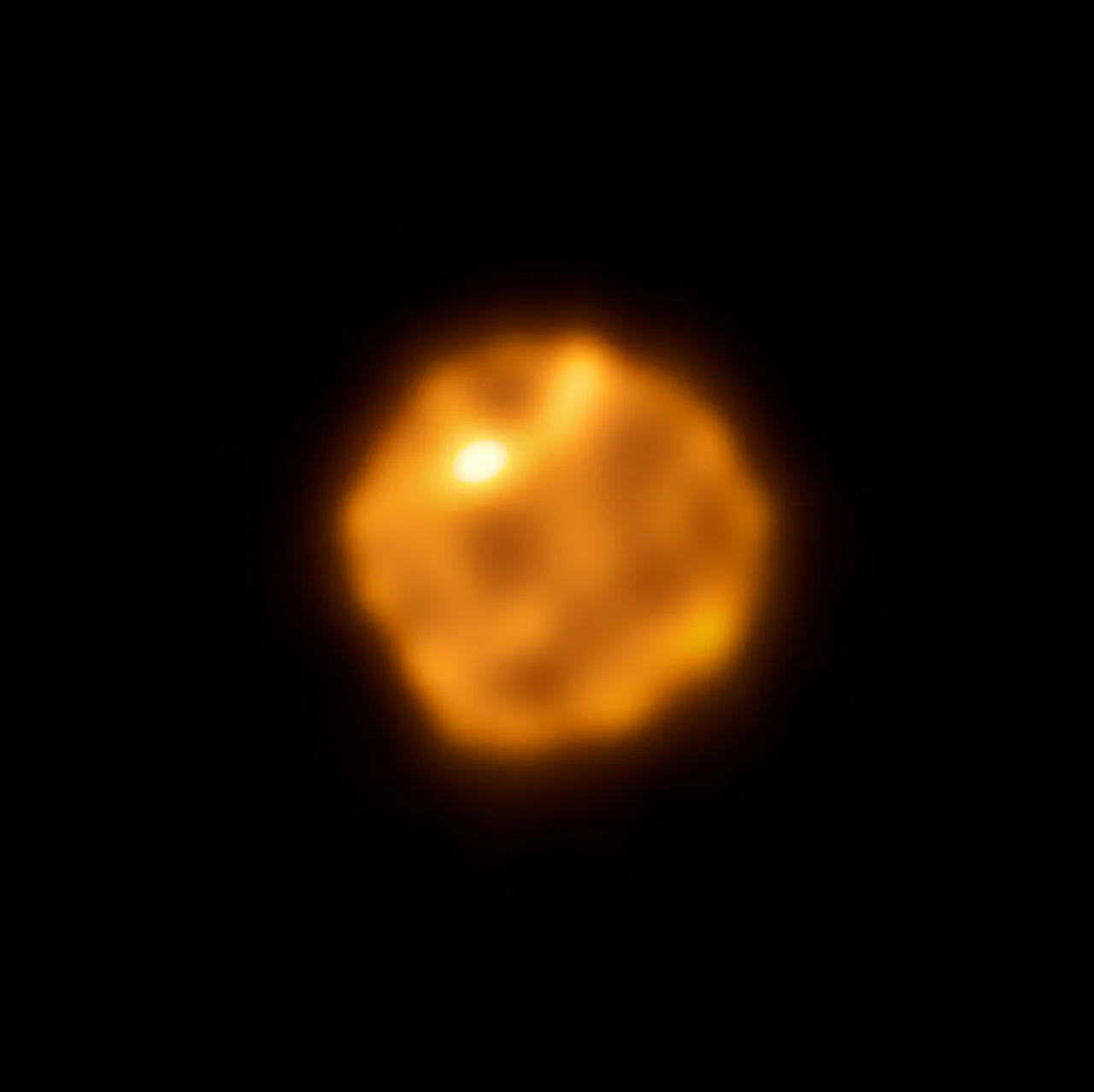 Estrela gigante na constelação de Órion intriga astrônomos com manchas misteriosas