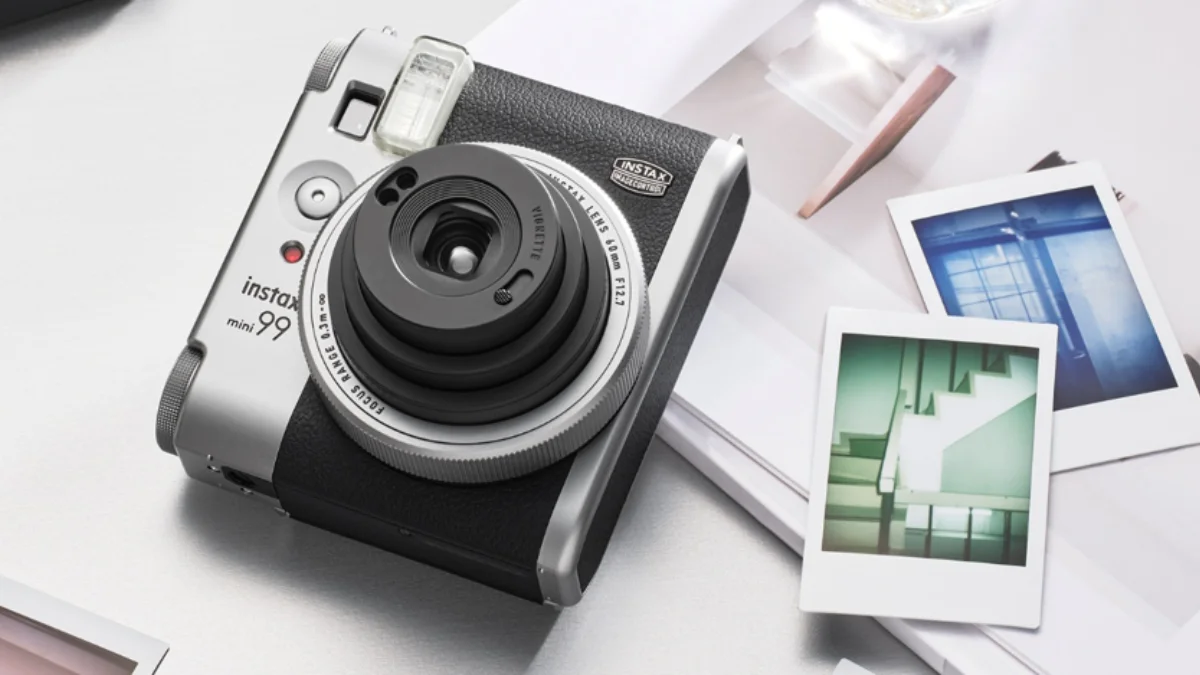 Instax ganha versão com design retrô que lembra câmeras analógicas antigas