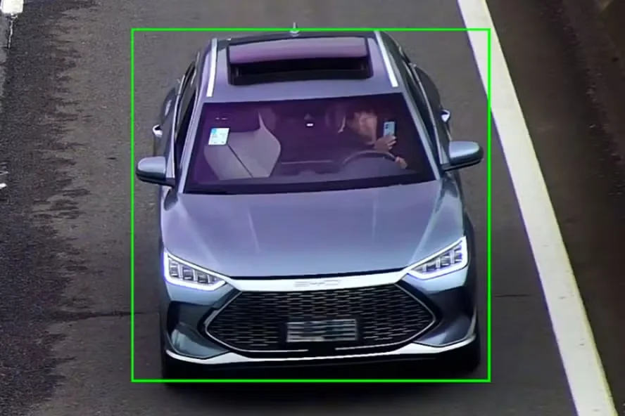 Multa automática? Entenda como funciona a nova fiscalização de radares com IA em SP