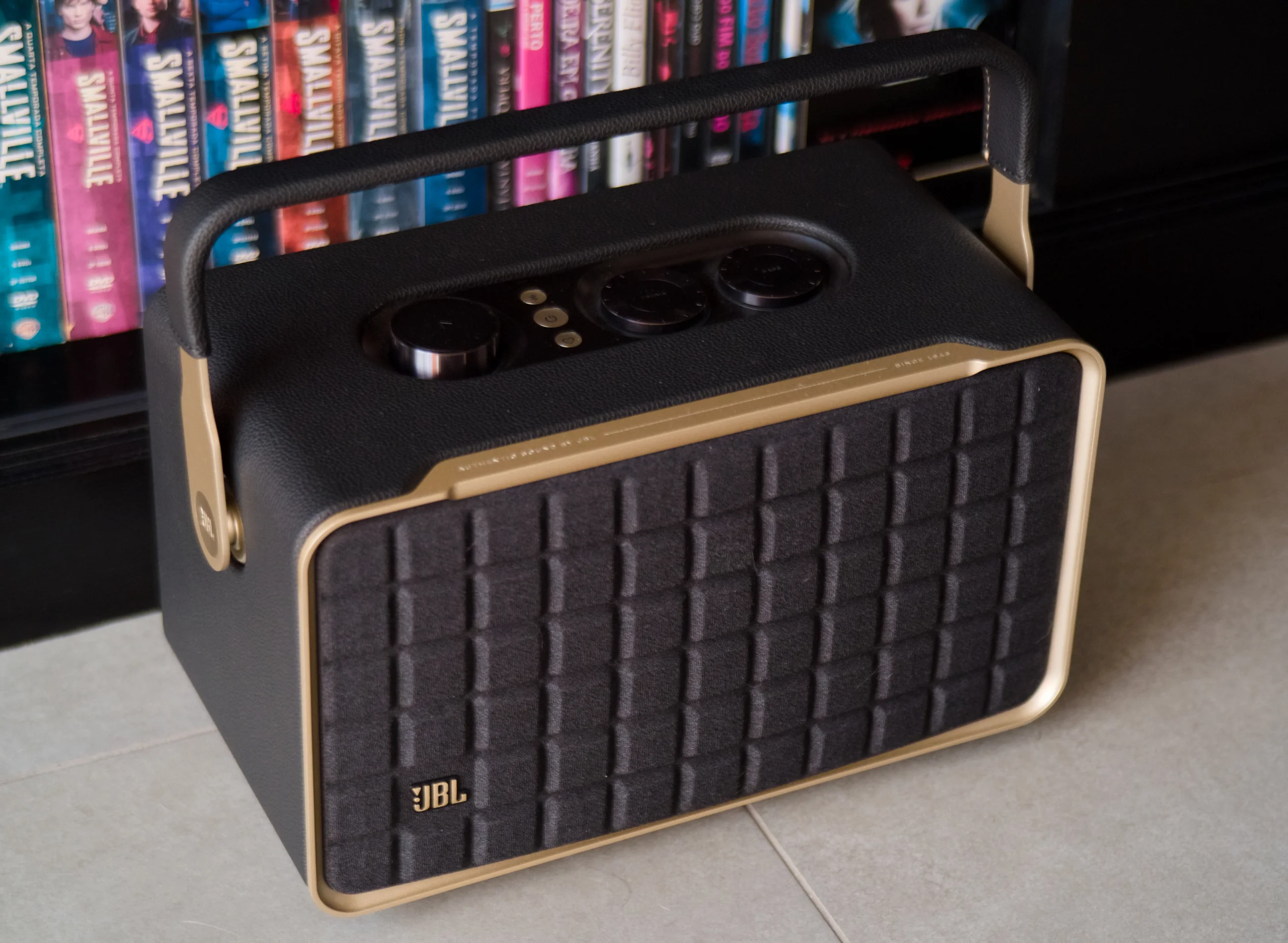 JBL Authentics 300