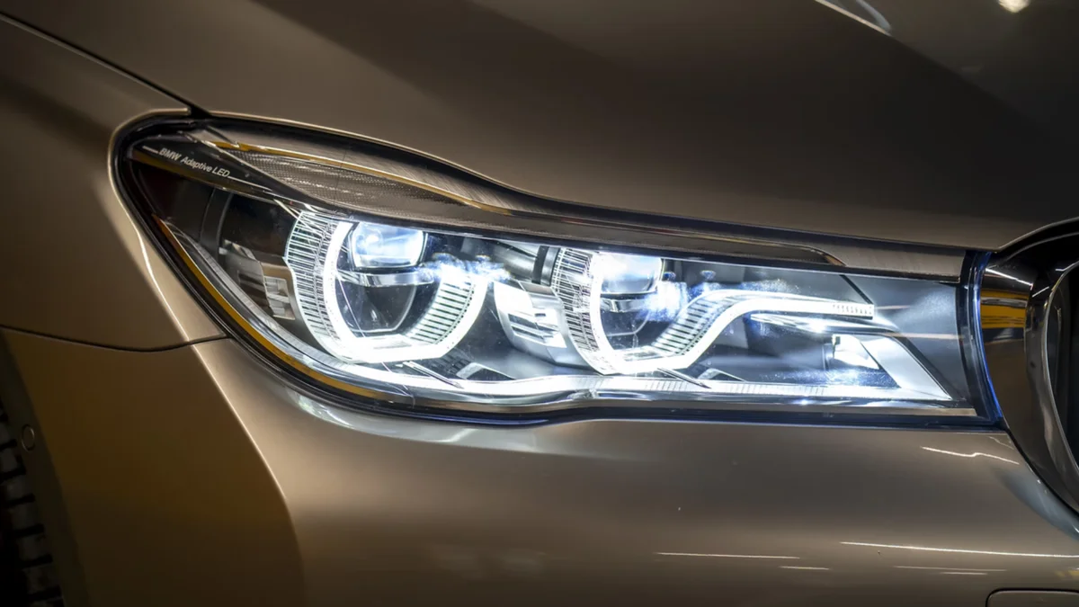 Projeto de Lei prevê mudança importante sobre farol de LED; entenda