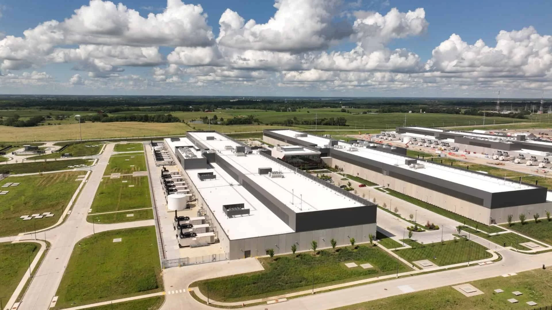 Contexto: Data centers no espaço? Plano de Musk e Bezos pode gerar catástrofe ambiental