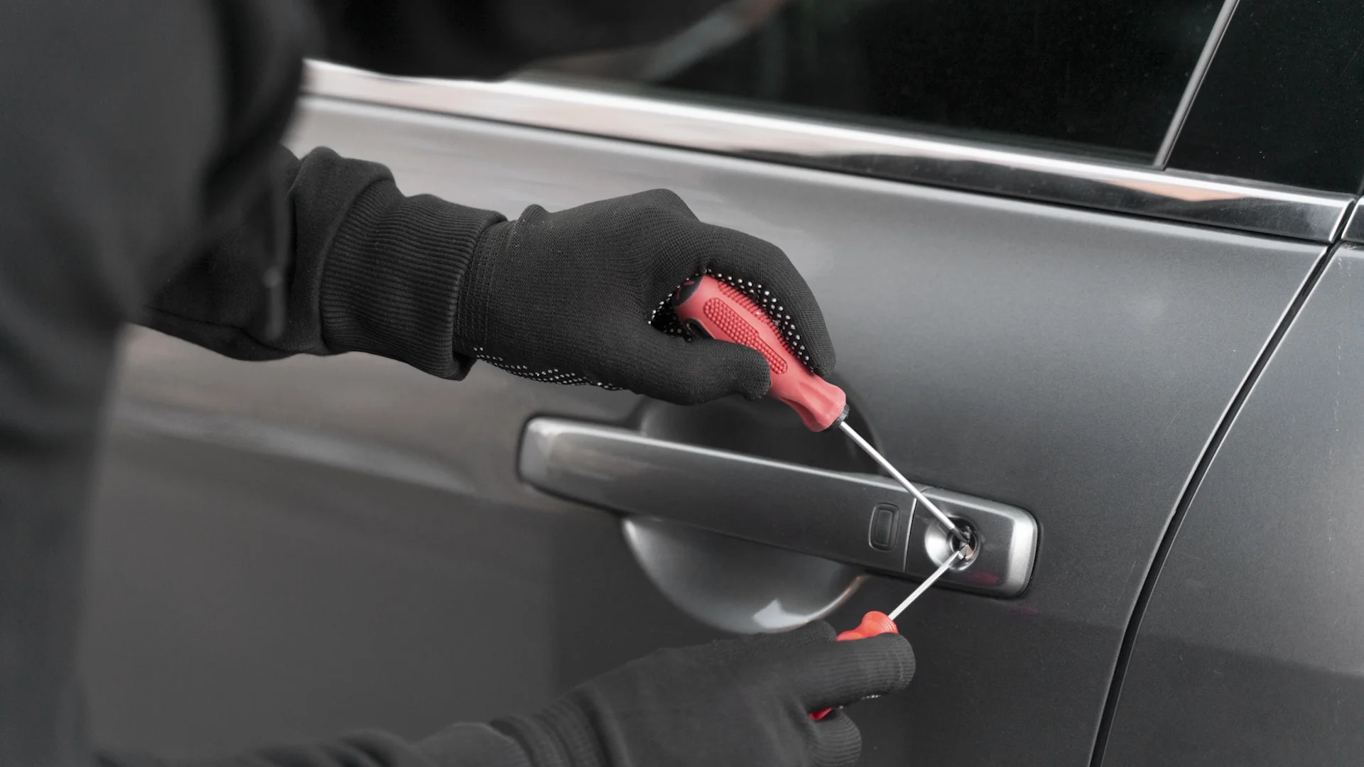 5 dicas para proteger seu carro contra furtos e roubos