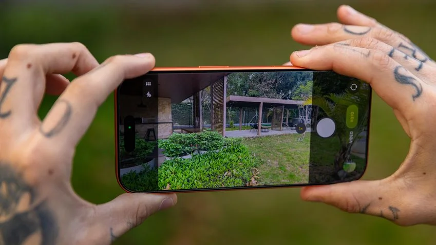 20º aniversário do iPhone: Apple prepara celular com tela gigante, diz leaker