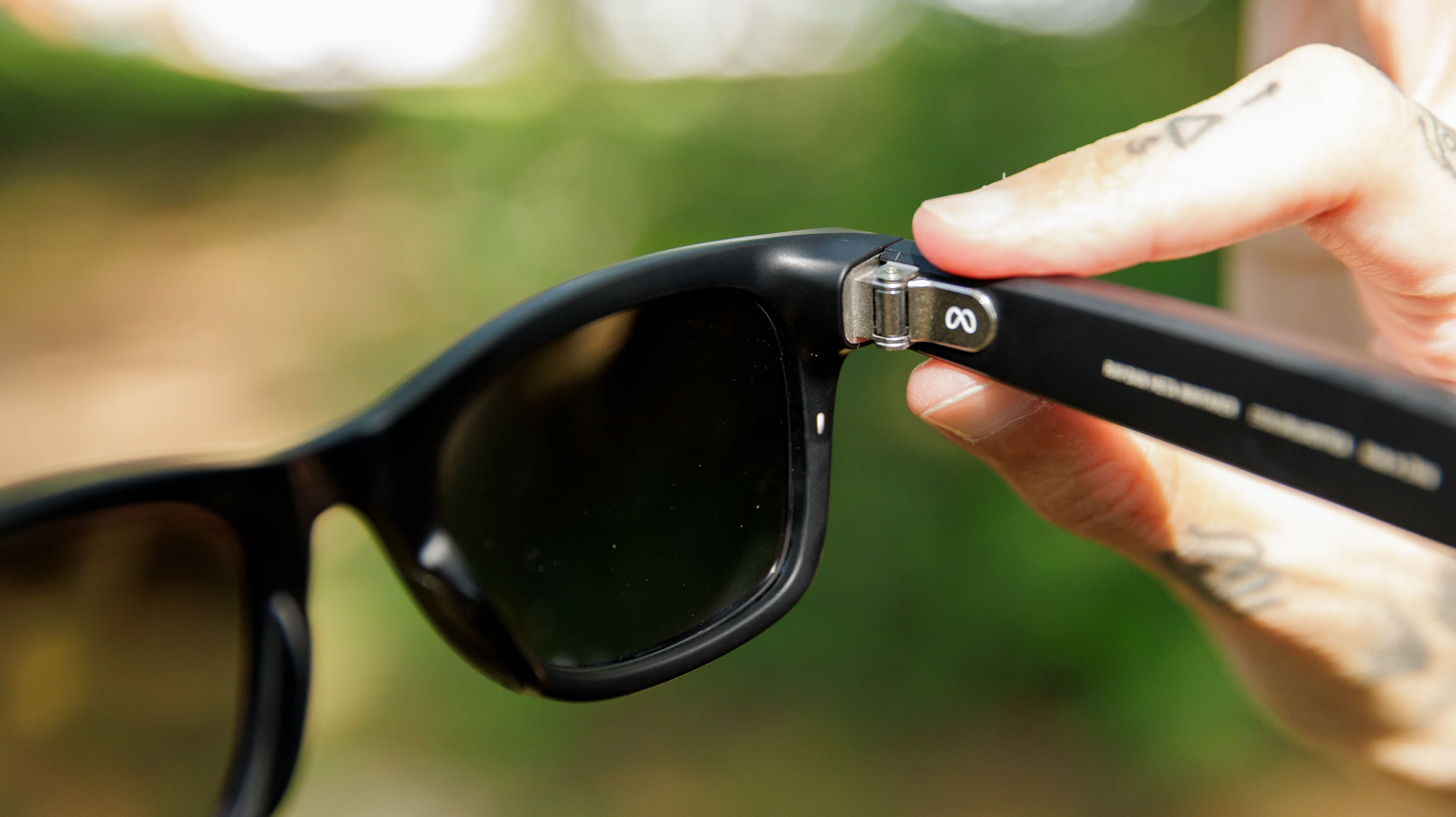 Meta Smart Glasses estão banidos dos tribunais da Inglaterra; entenda