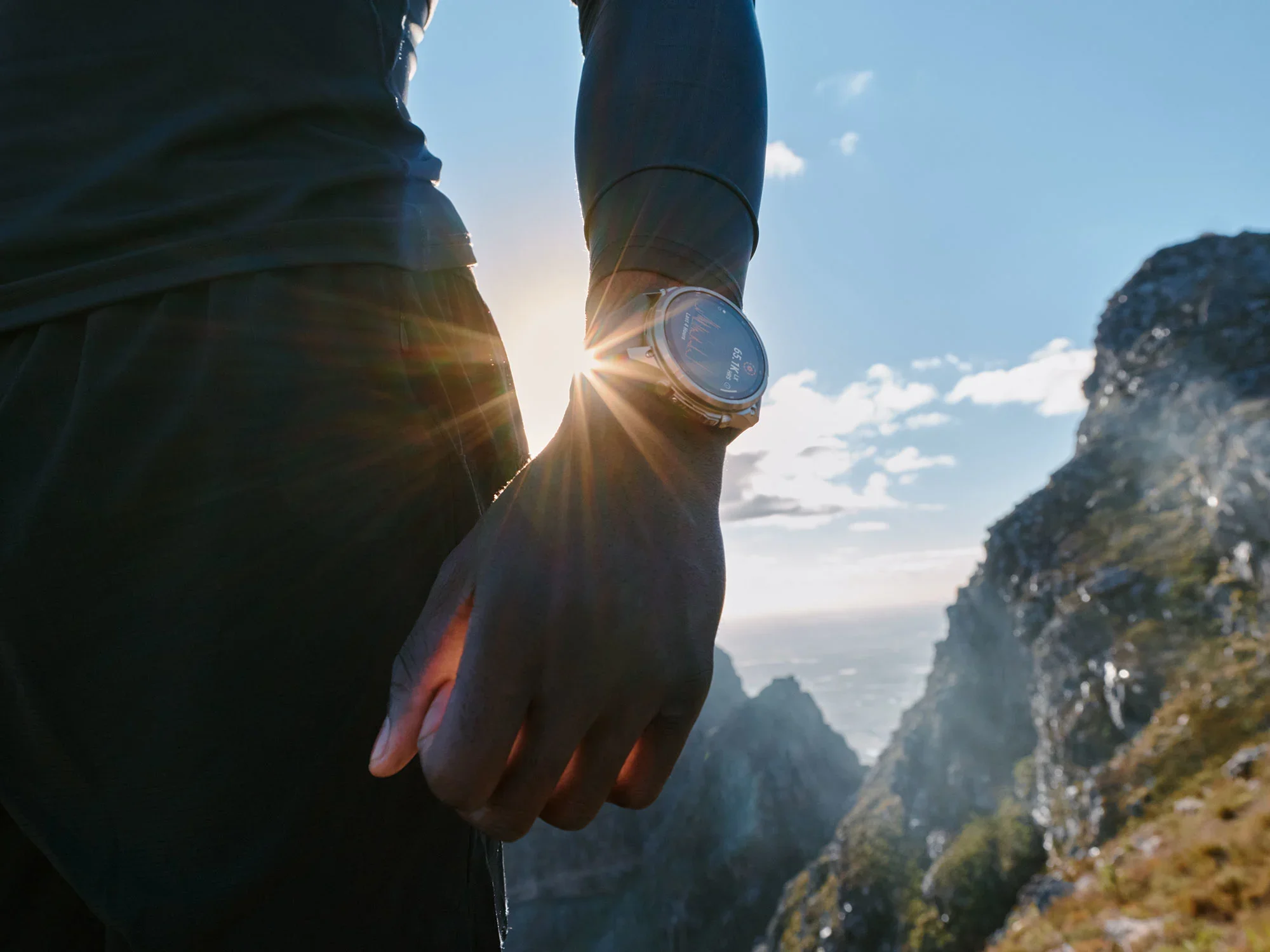 Garmin lança smartwatch top com satélite e mapas que carregam 30% mais rápido